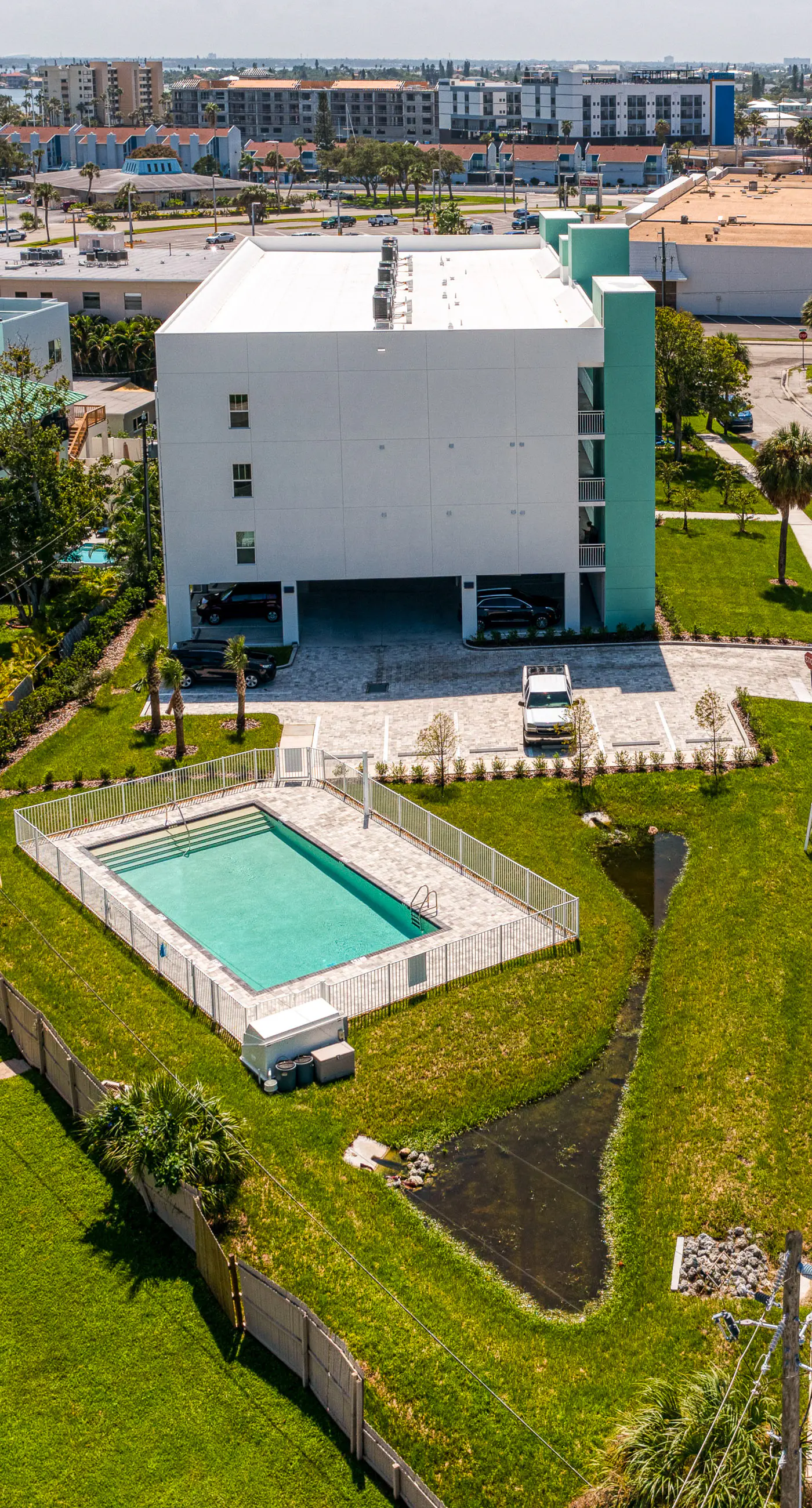 Coastal Getaway 3BR 3BA Condo with Pool Just 2 Blocks from the Beach