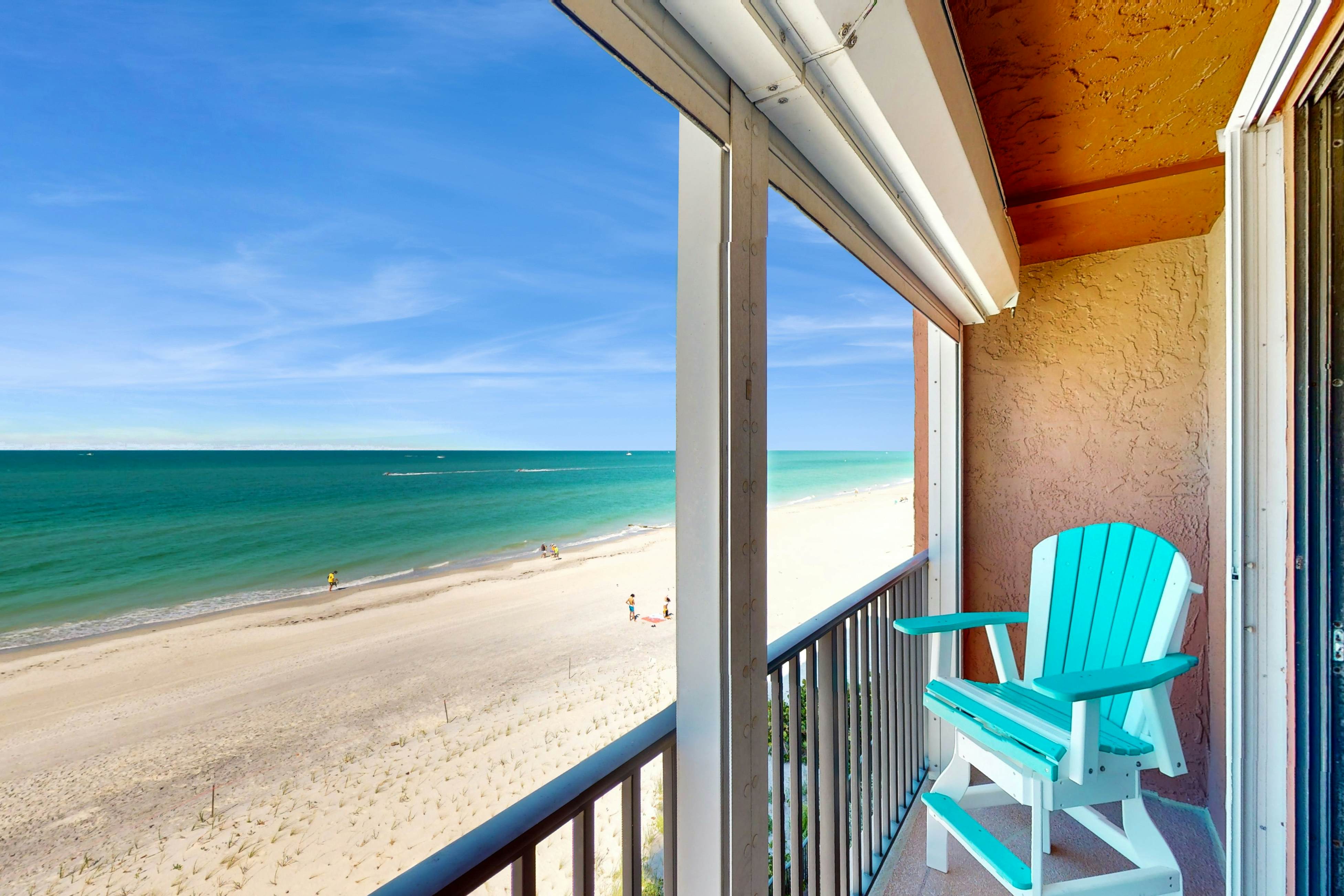 3rd-floor oceanfront corner condo with on-site pool & ocean views
