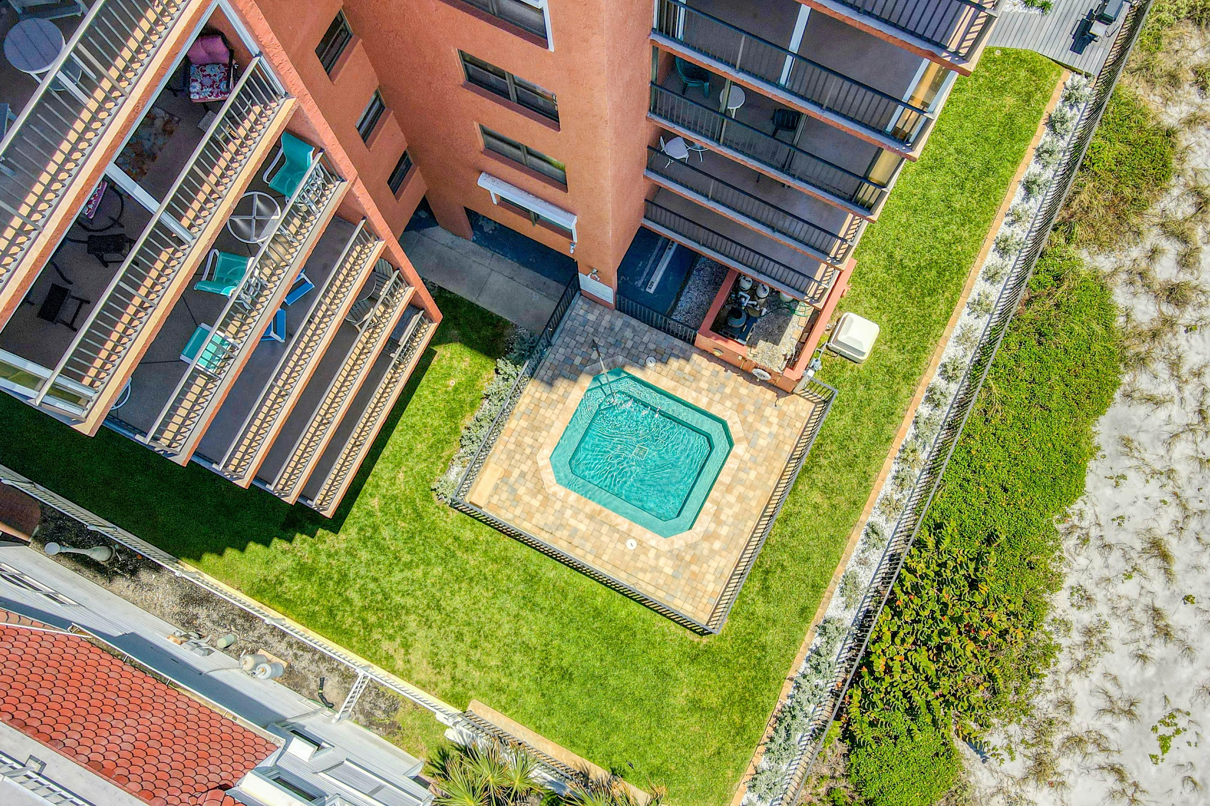 3rd-floor oceanfront corner condo with on-site pool & ocean views