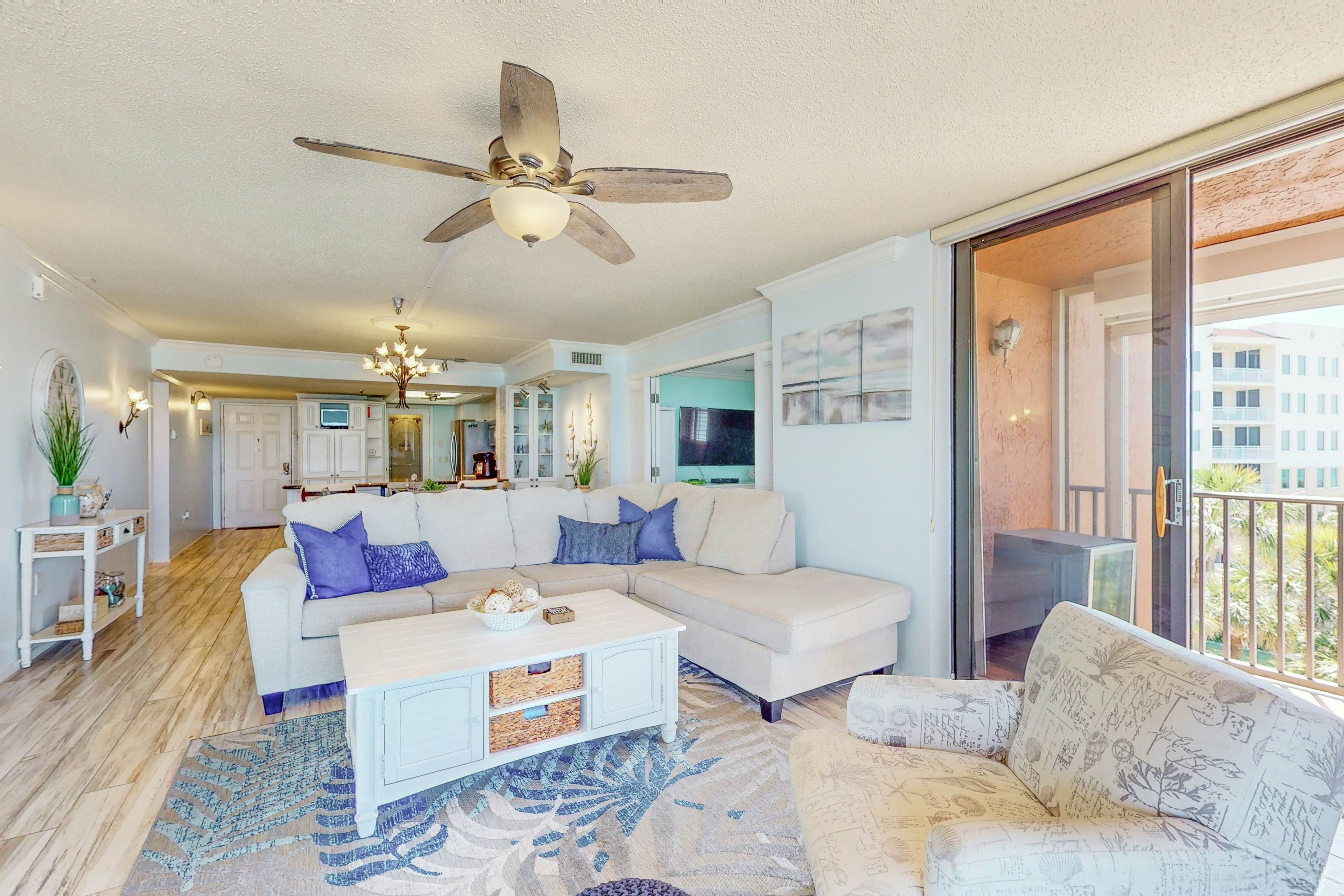 3rd-floor oceanfront corner condo with on-site pool & ocean views