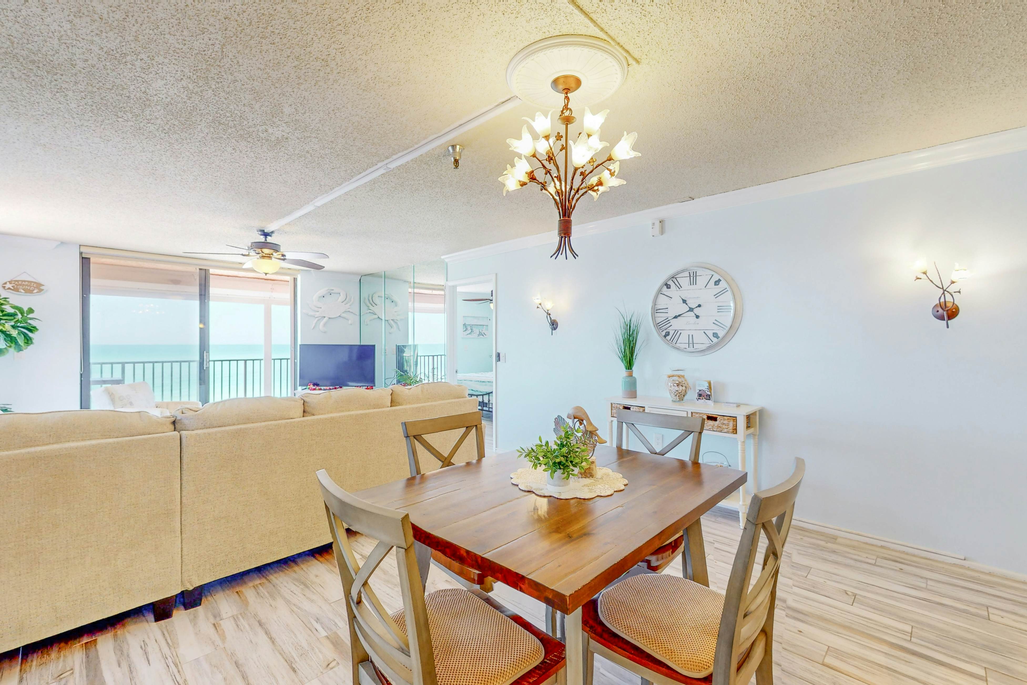 3rd-floor oceanfront corner condo with on-site pool & ocean views