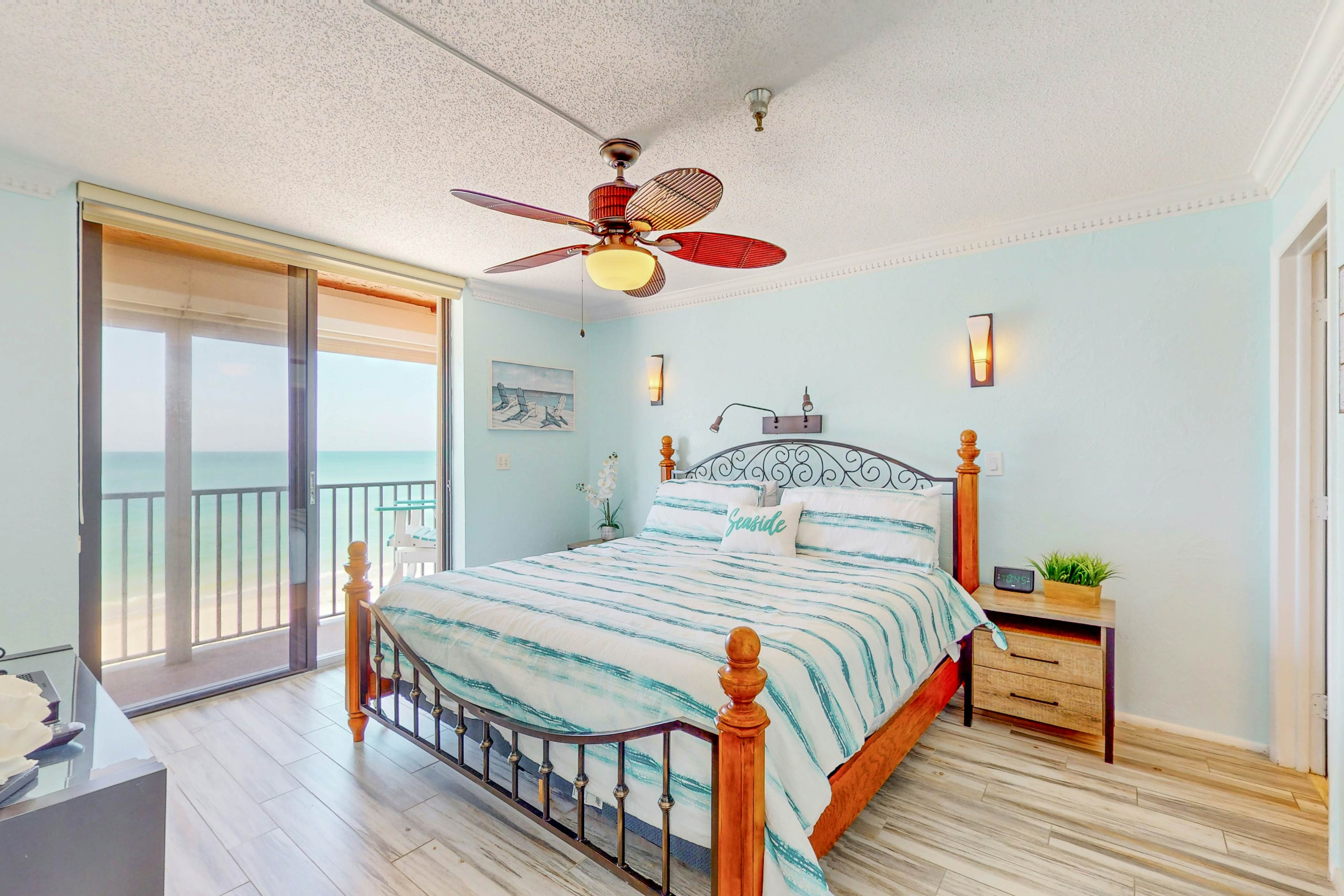 3rd-floor oceanfront corner condo with on-site pool & ocean views