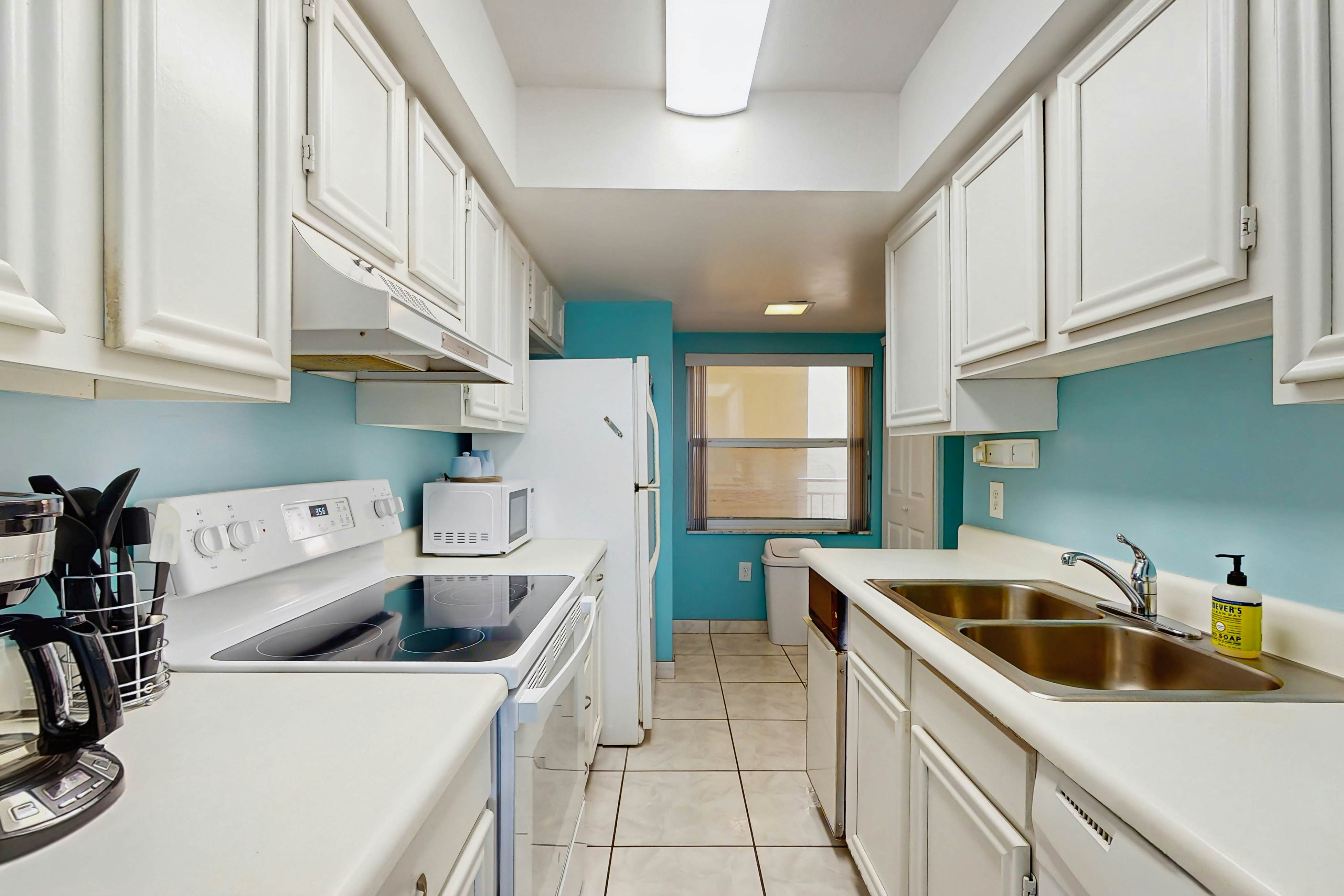 Gulf-front getaway with sunset-view balcony, beachfront pool & easy beach access