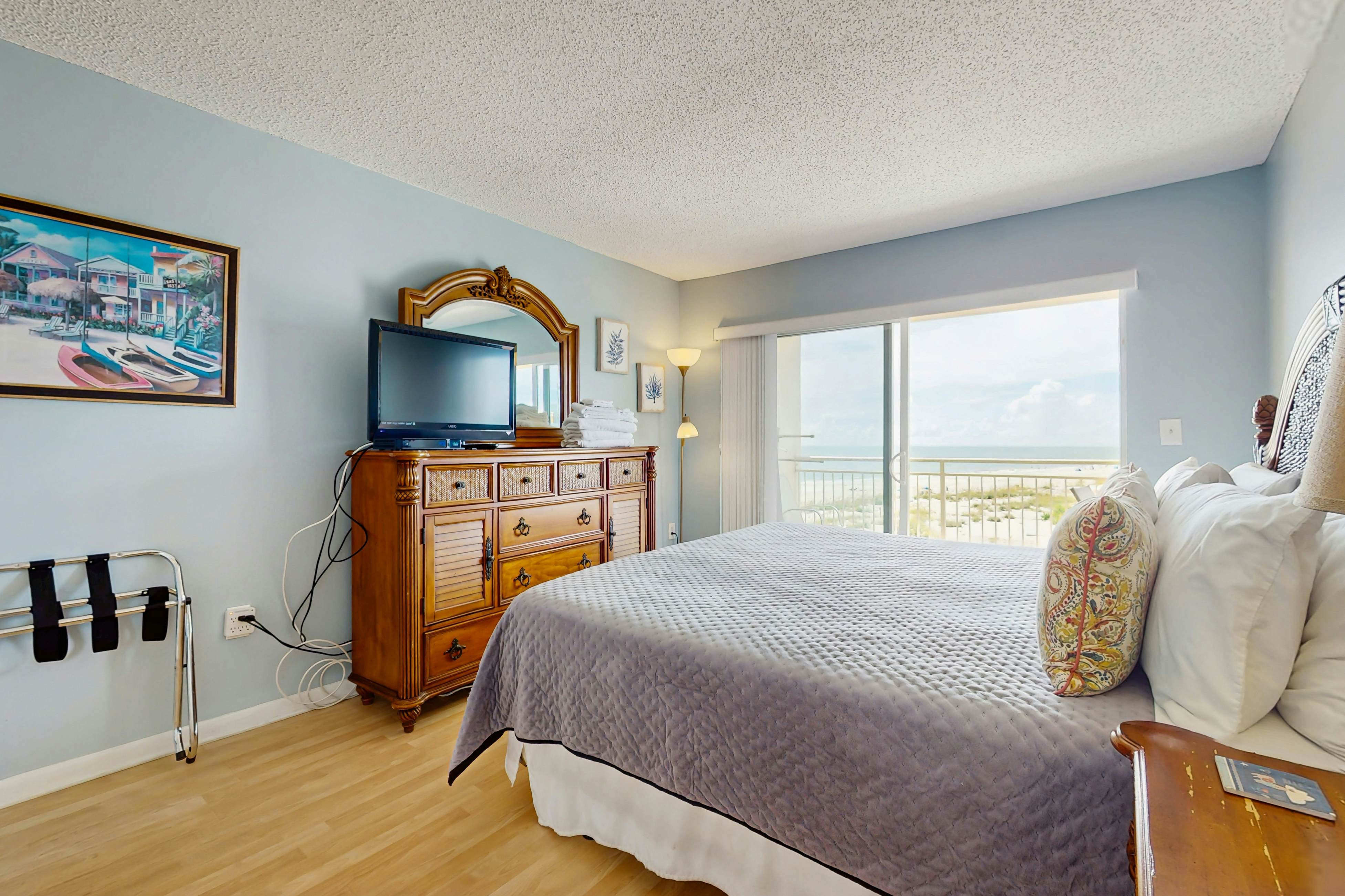 Gulf-front getaway with sunset-view balcony, beachfront pool & easy beach access