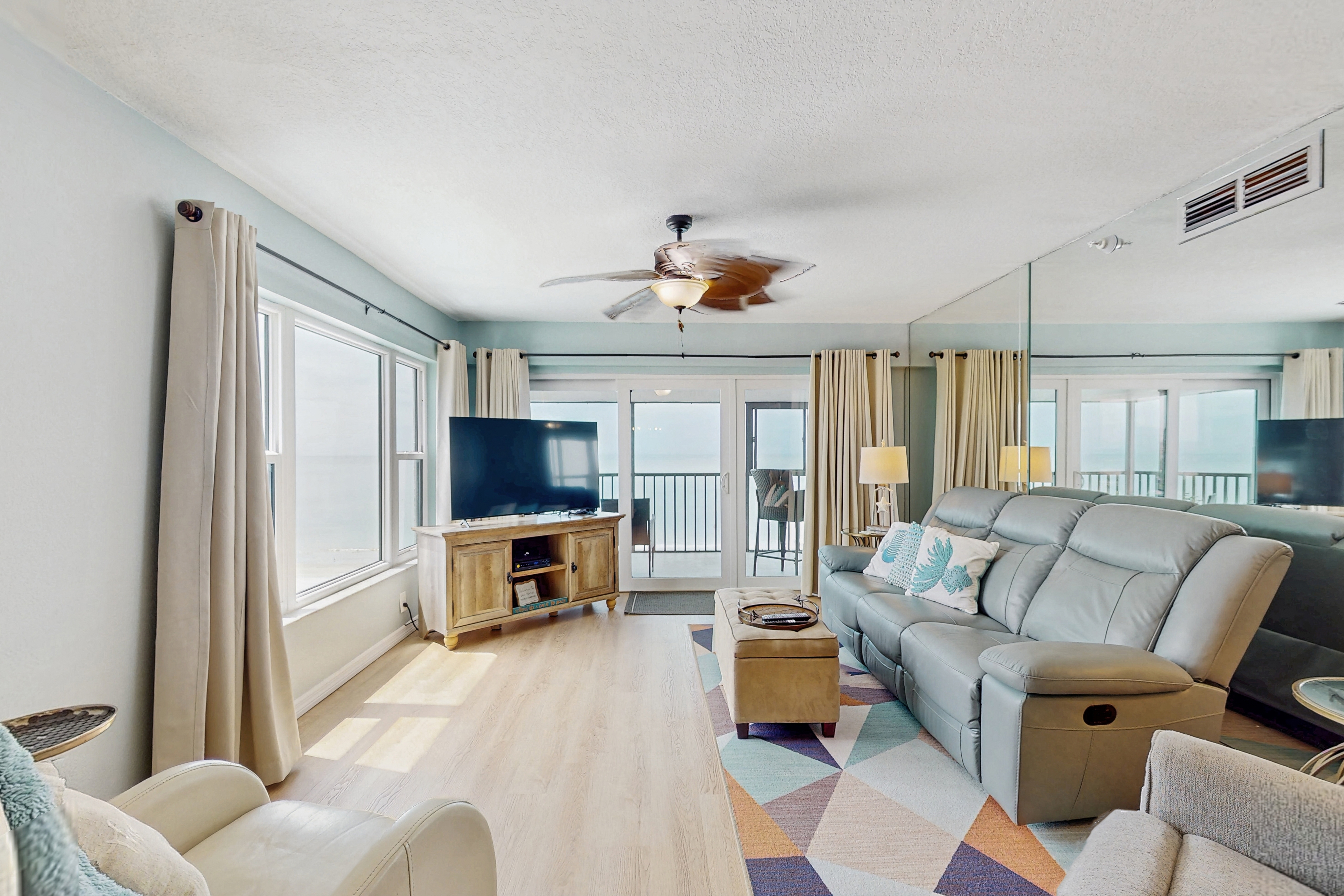 Beautiful corner condo with ample balcony beach views WD heated pool pool spa