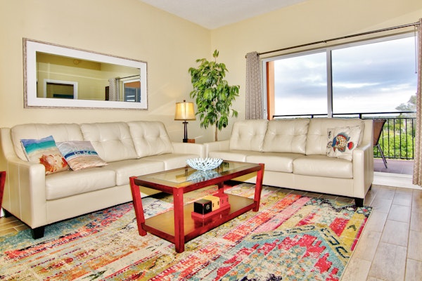 Waterfront condo with marina views walk to John s Pass