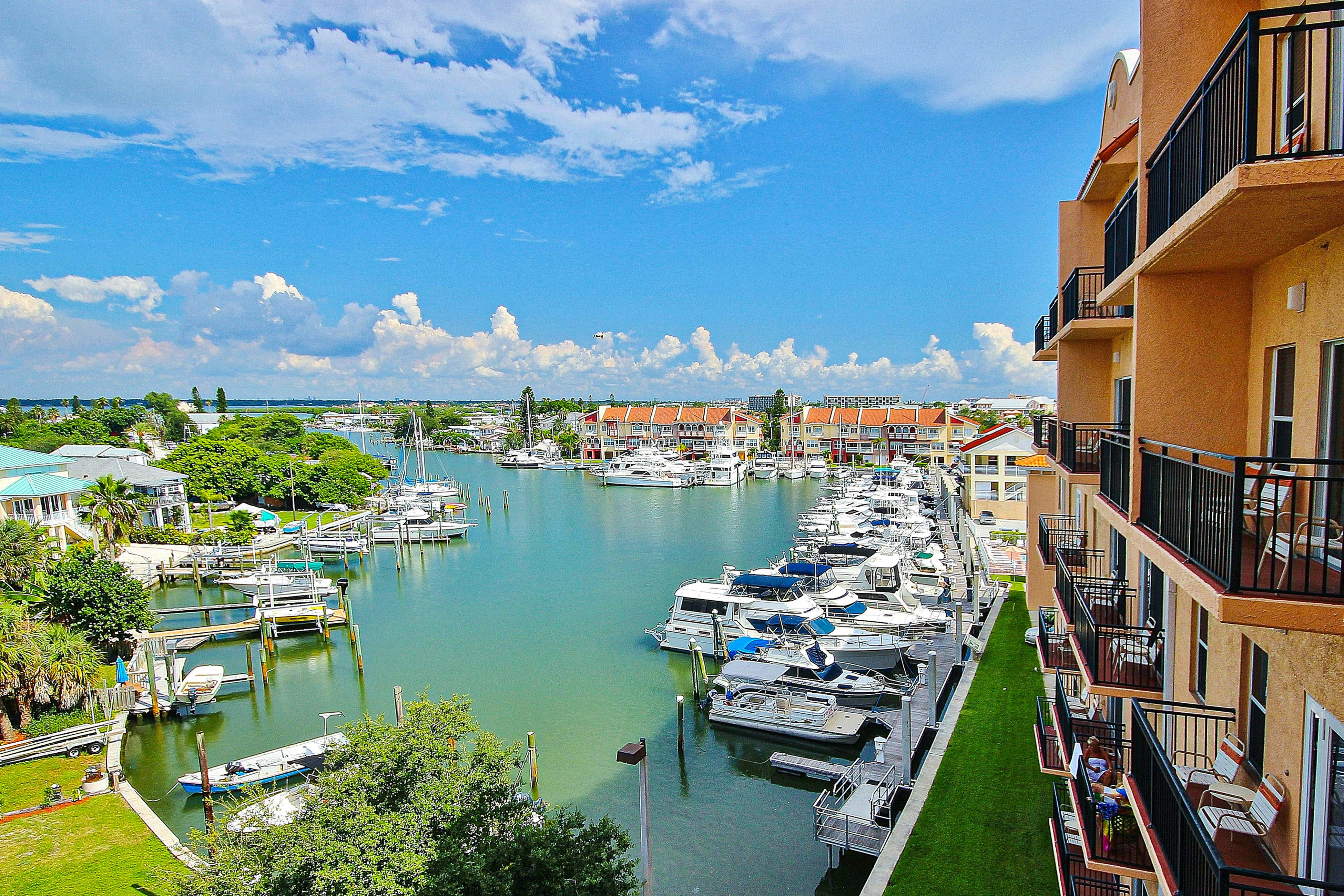 Waterfront condo with marina views - walk to John’s Pass