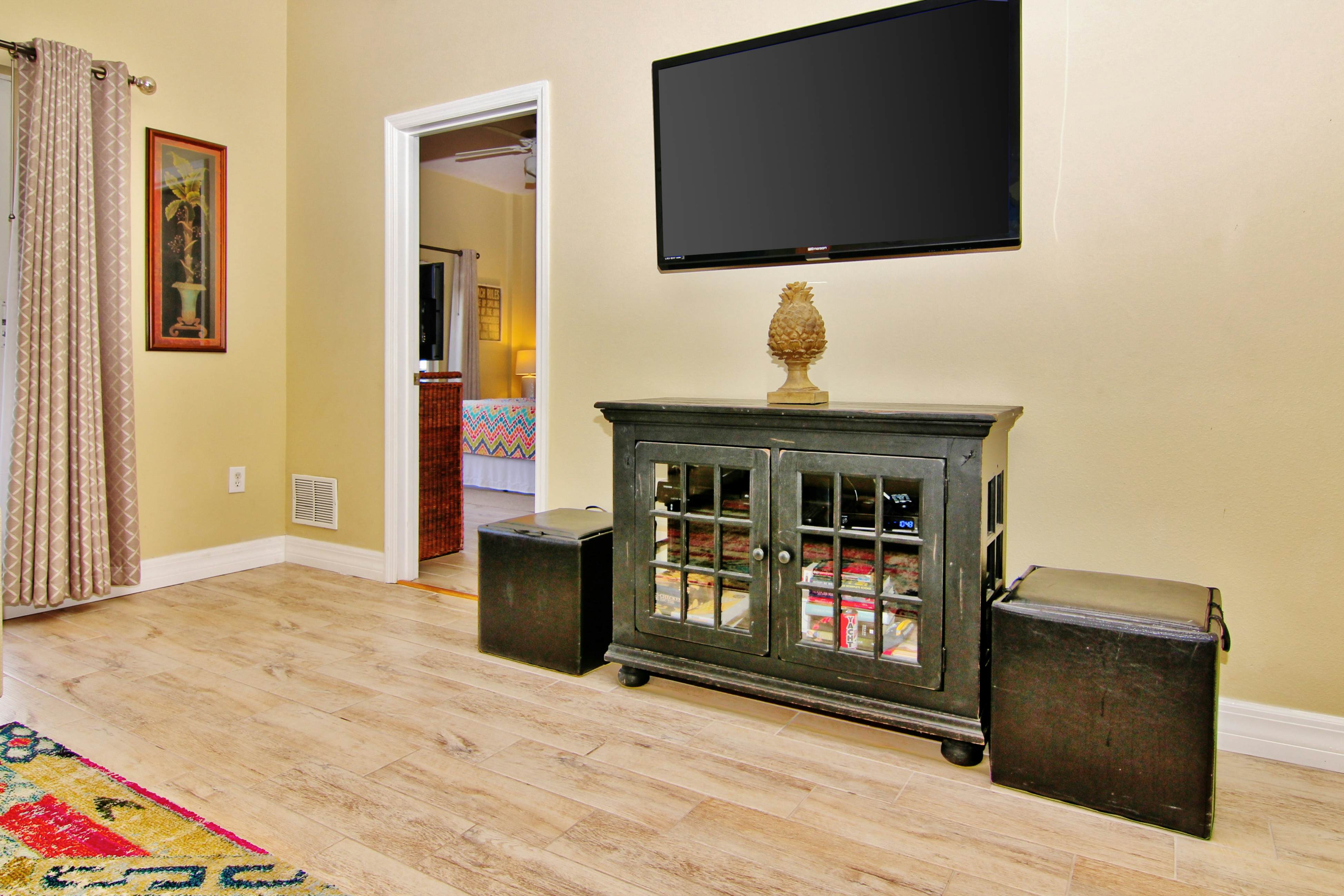 Waterfront condo with marina views - walk to John’s Pass