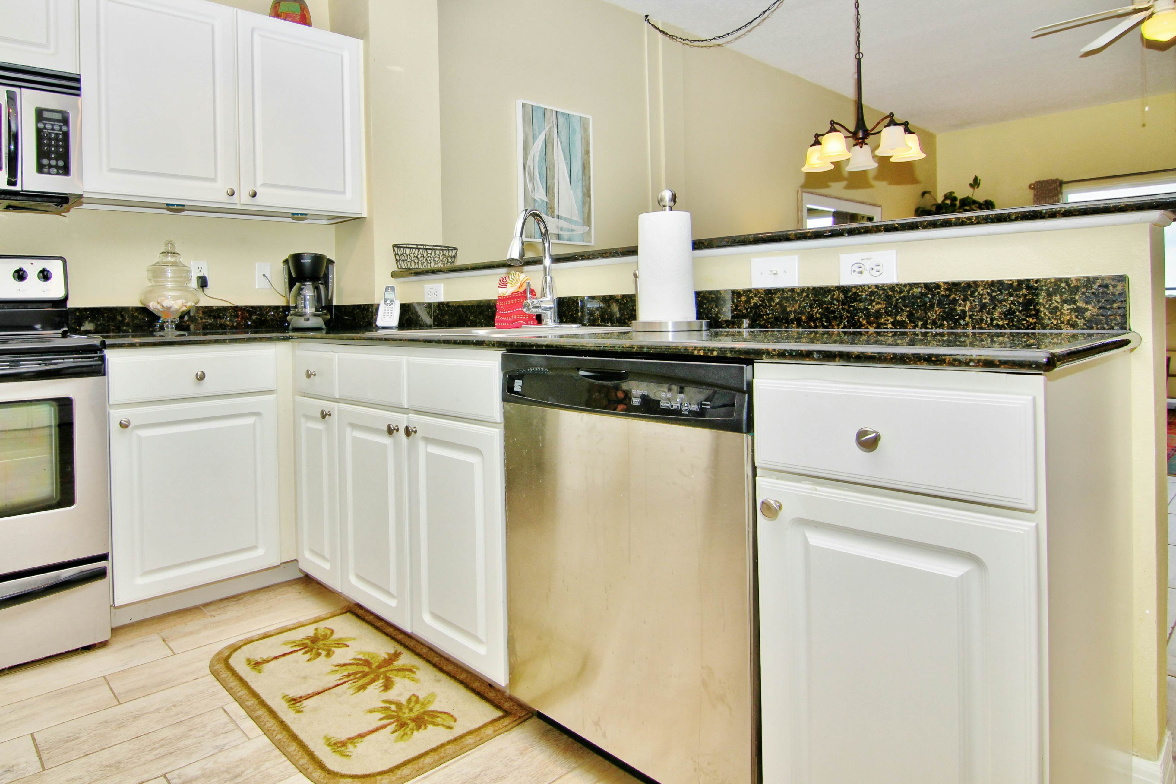 Waterfront condo with marina views - walk to John’s Pass