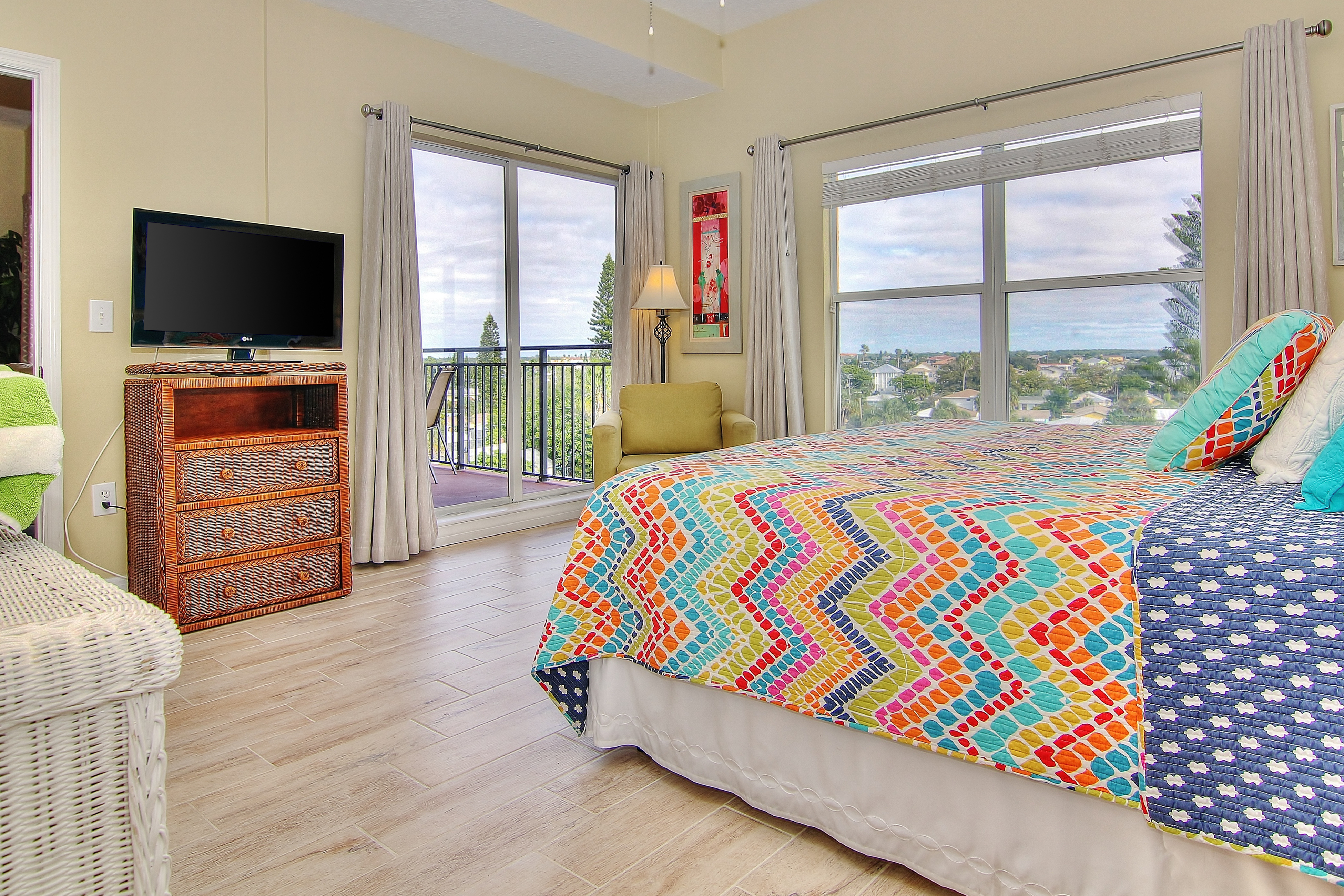 Waterfront condo with marina views walk to John s Pass