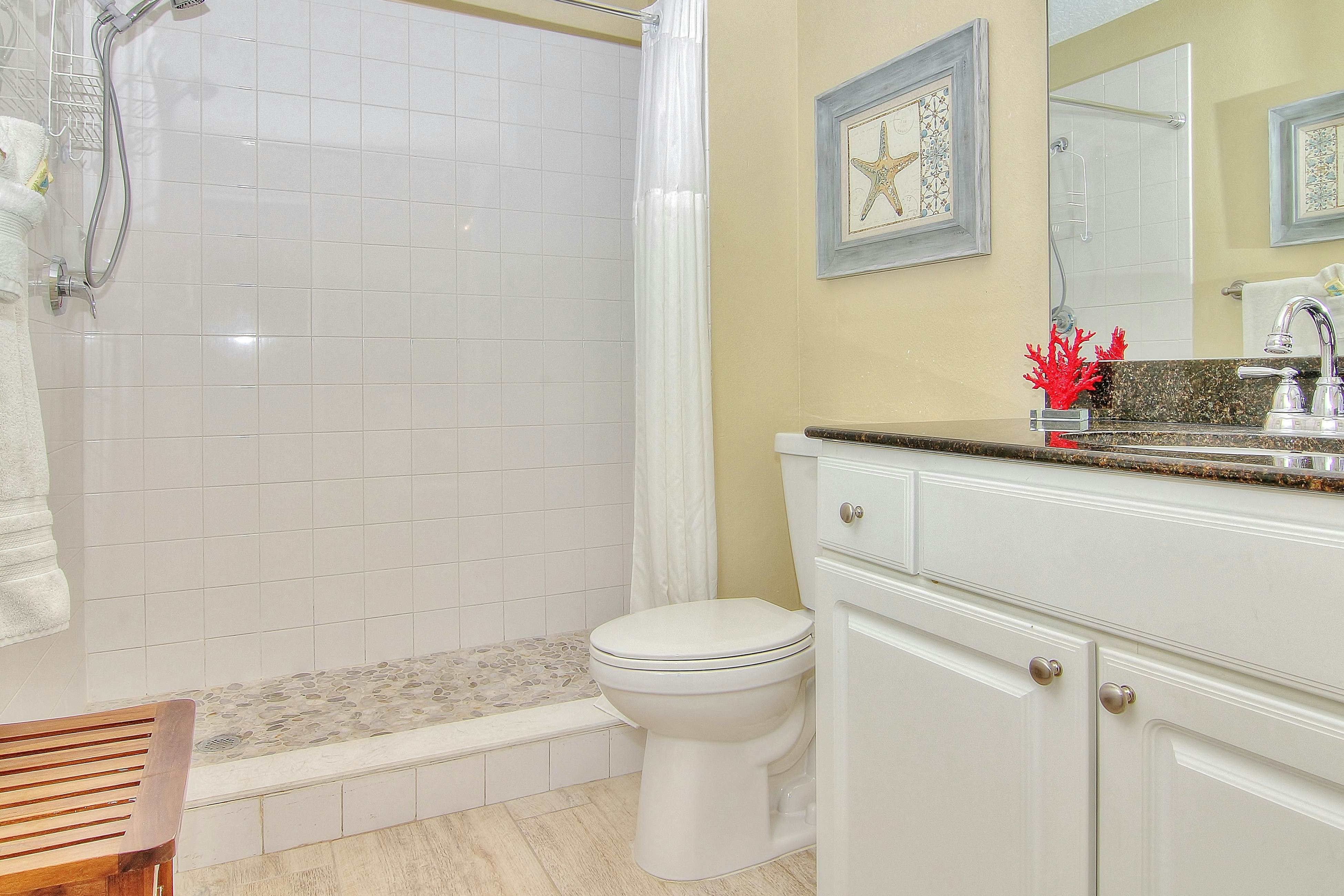 Waterfront condo with marina views - walk to John’s Pass