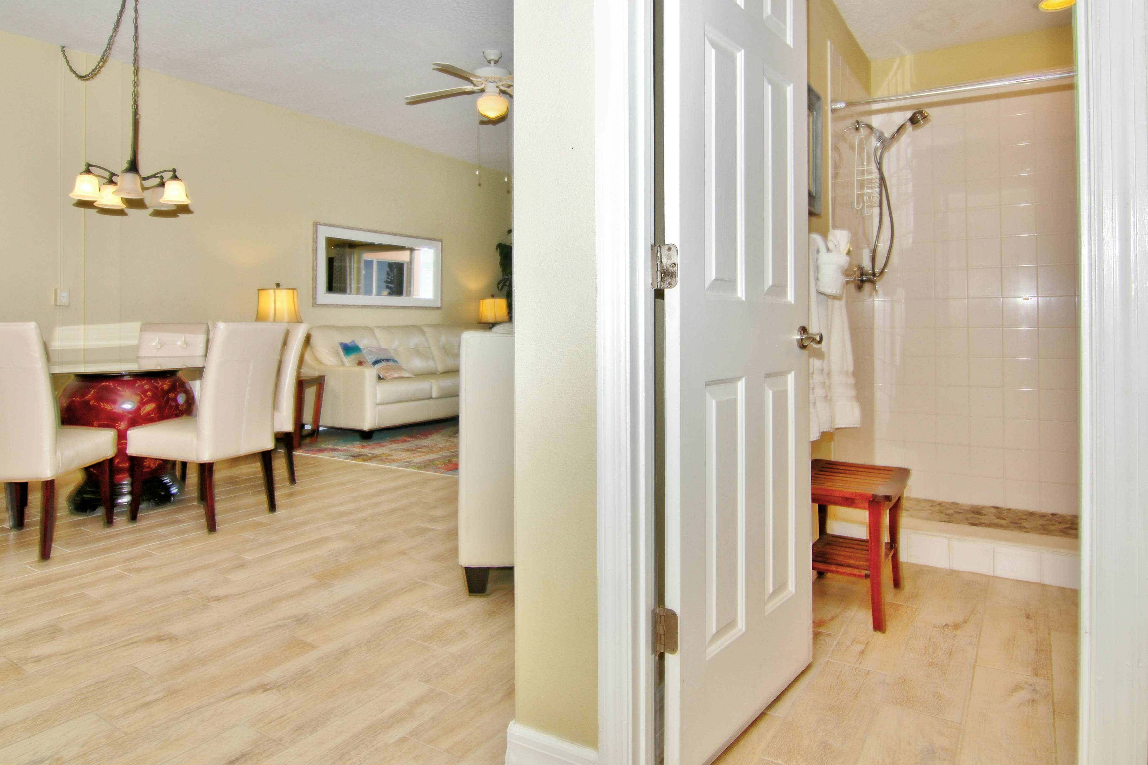 Waterfront condo with marina views - walk to John’s Pass