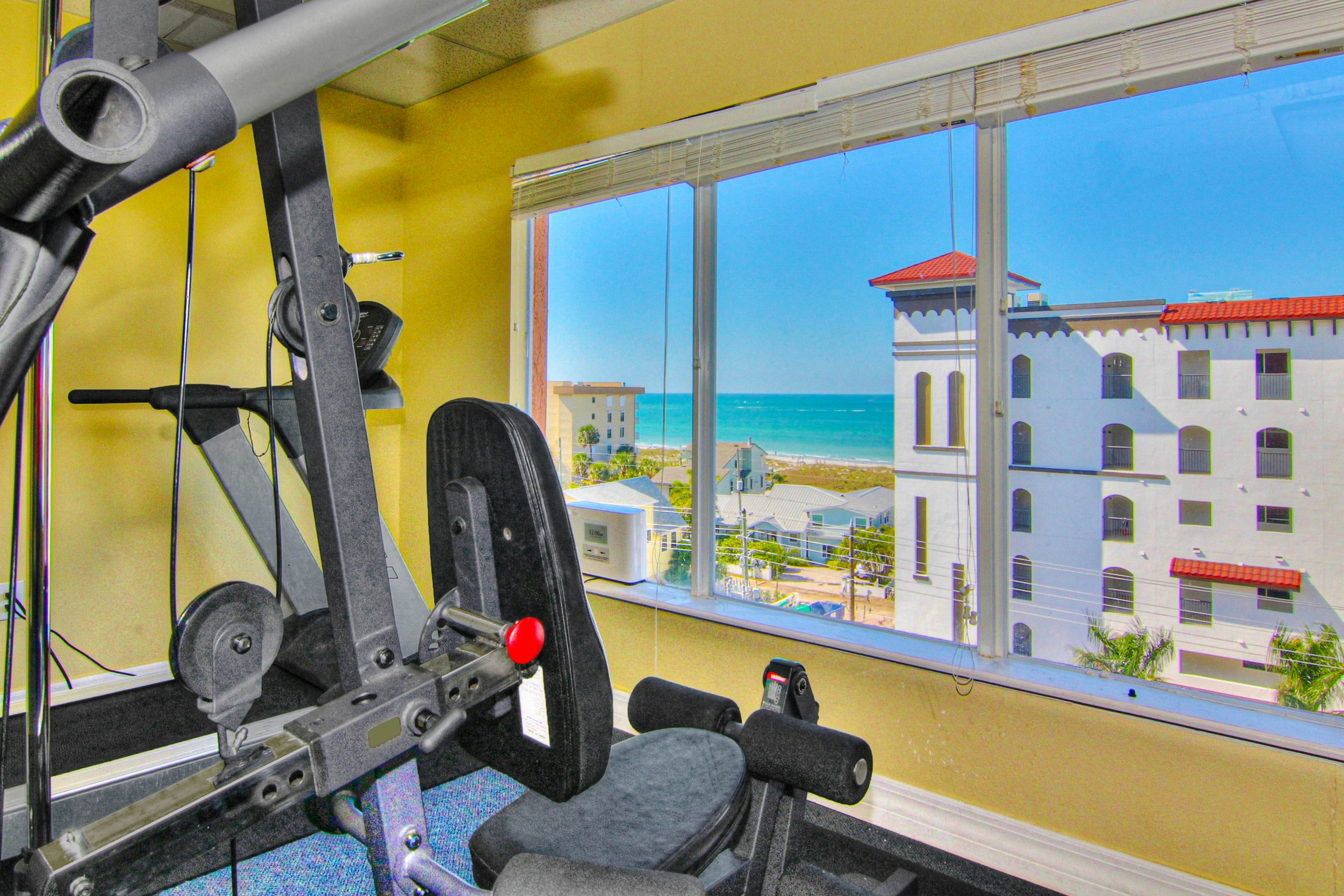 Waterfront condo with marina views - walk to John’s Pass