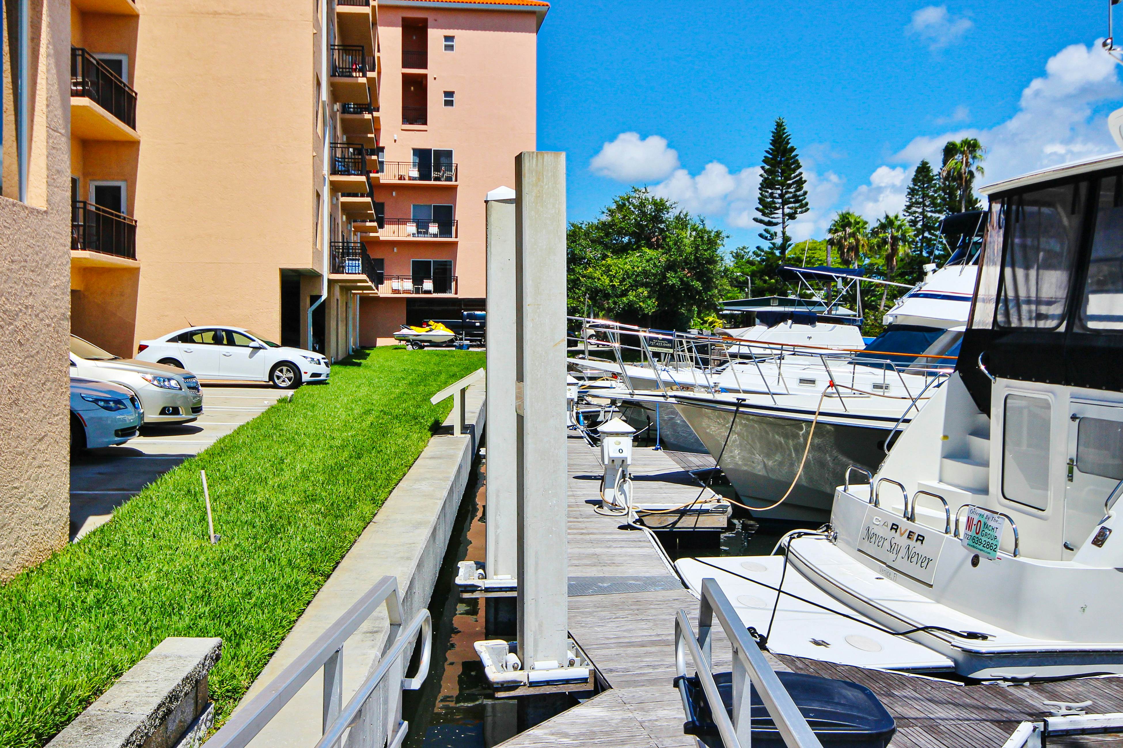 Waterfront condo with marina views - walk to John’s Pass