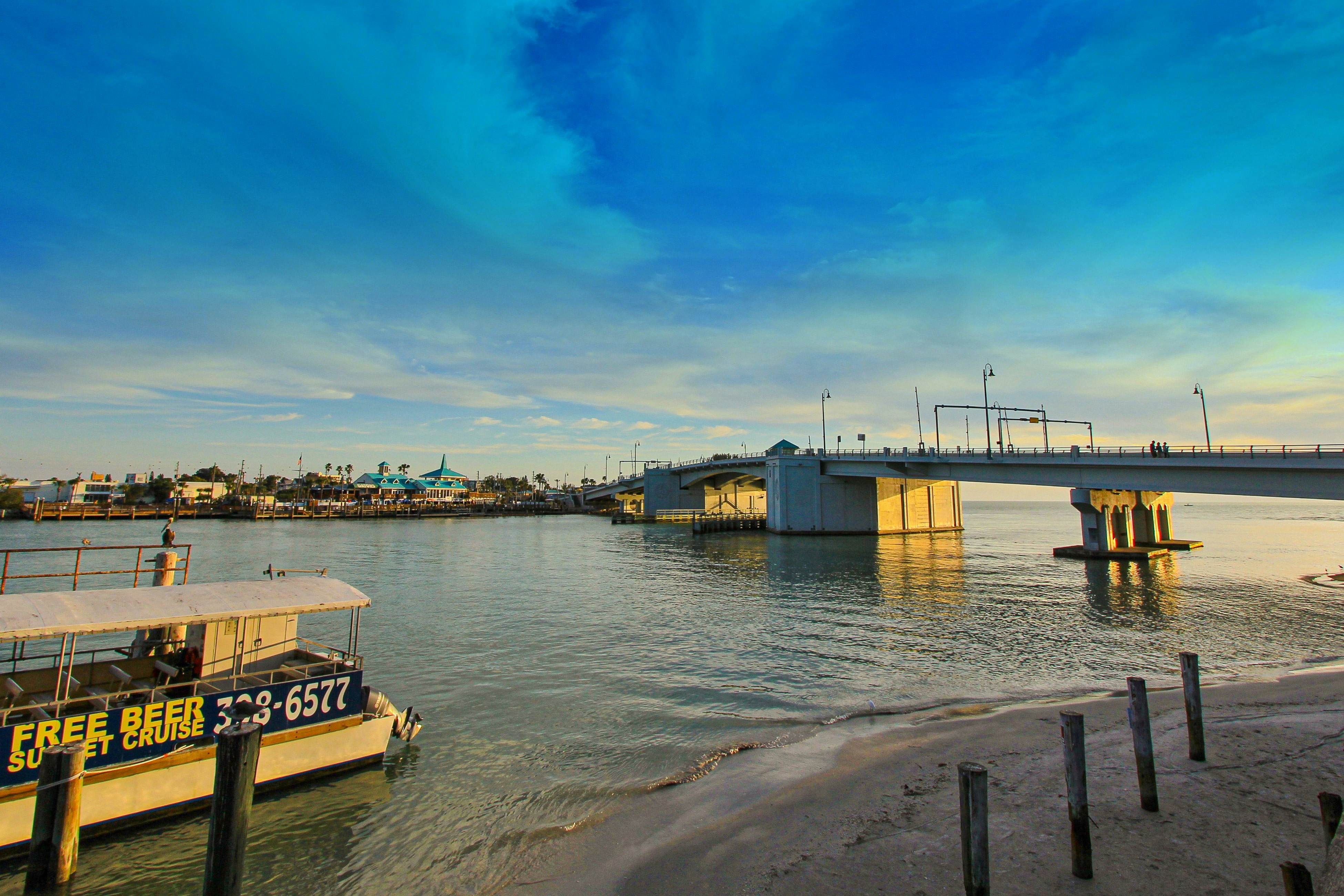 Waterfront condo with marina views - walk to John’s Pass