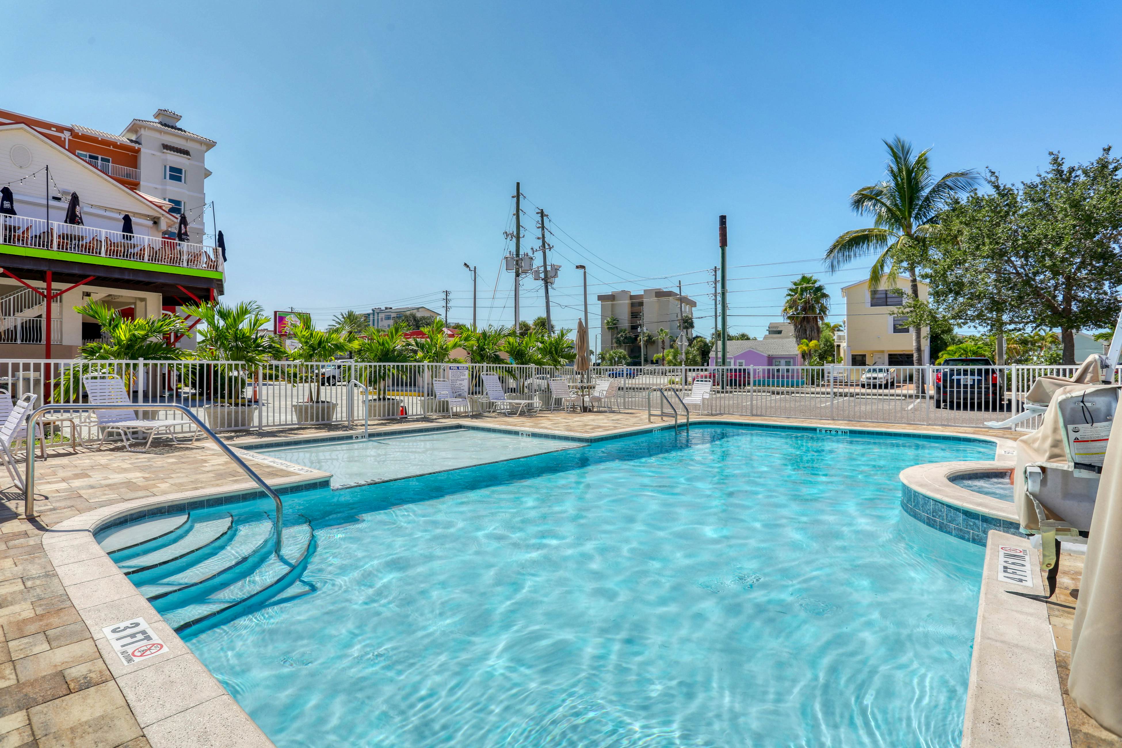 Waterfront condo with marina views - walk to John’s Pass