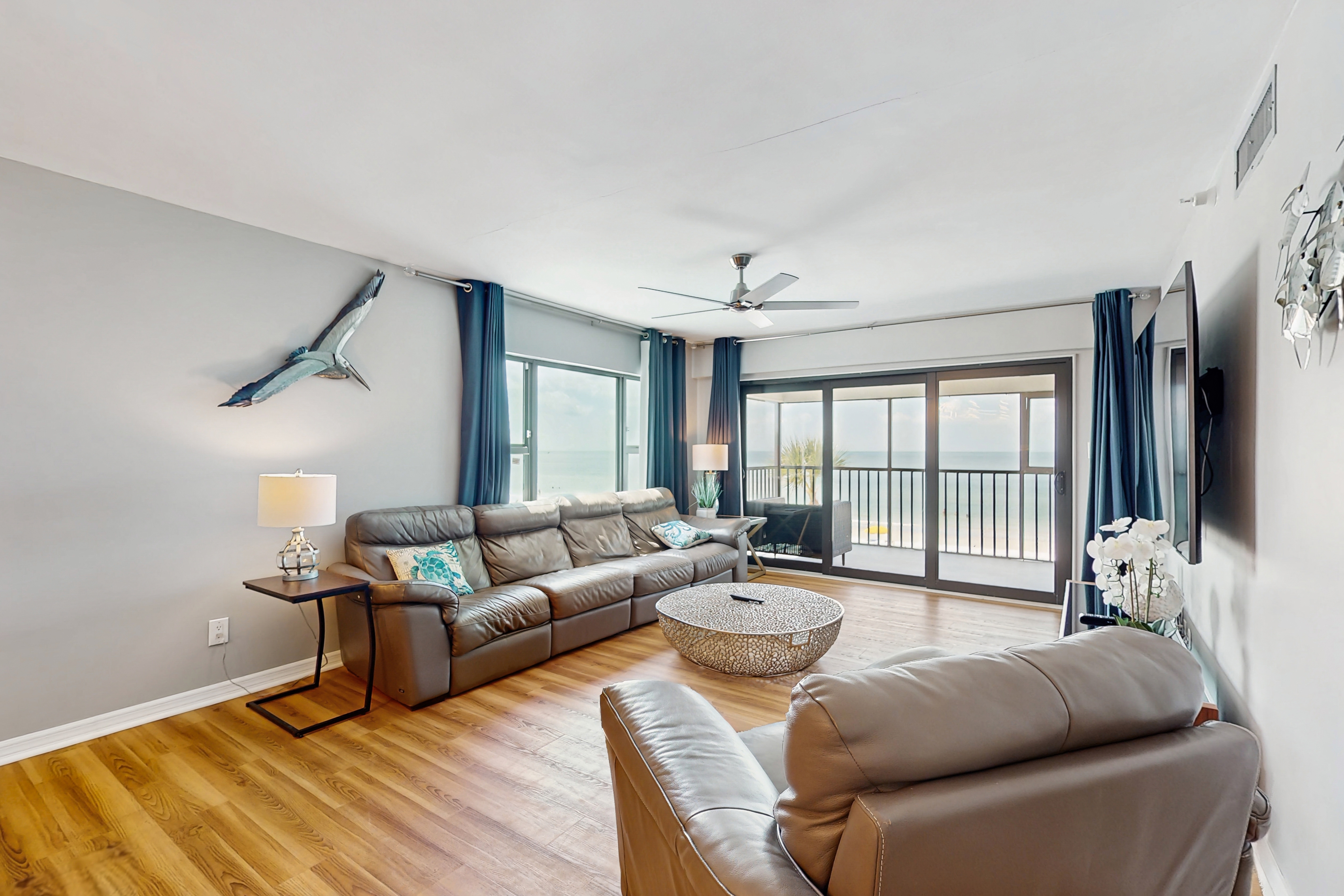 Extraordinary Gulf front condo w screened in balcony WD AC heated pool pool spa