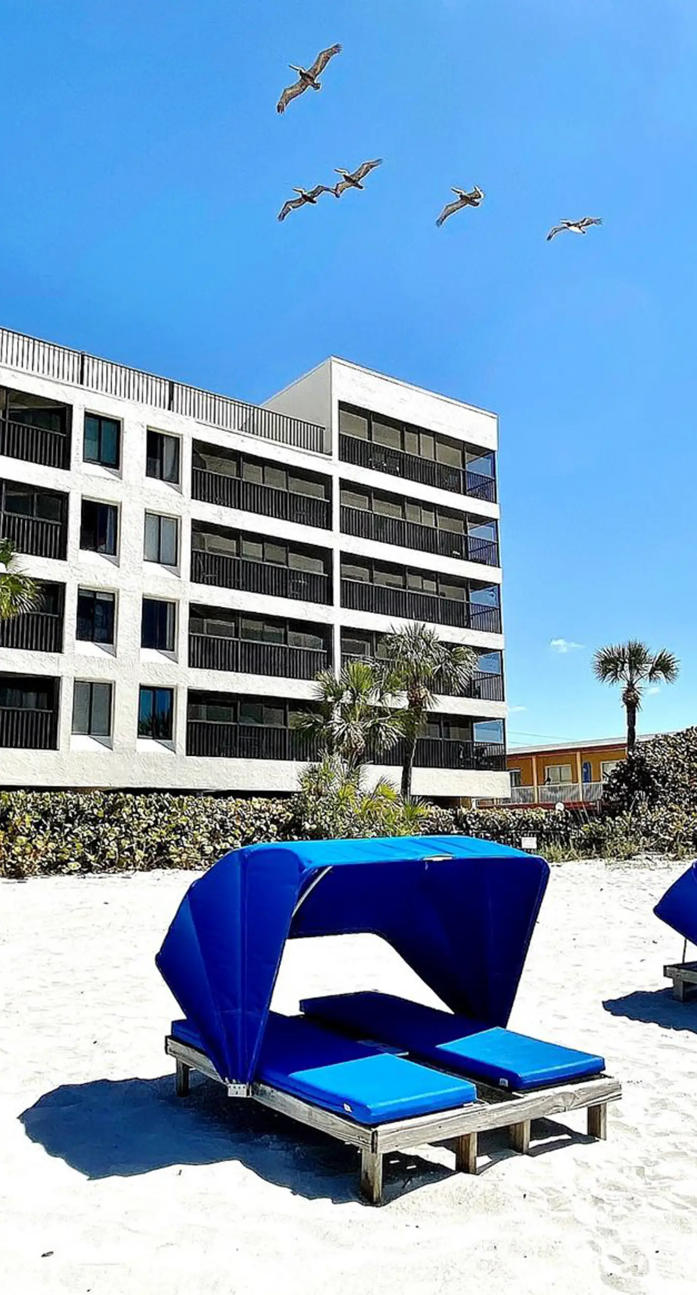 Extraordinary Gulf front condo w screened in balcony WD AC heated pool pool spa