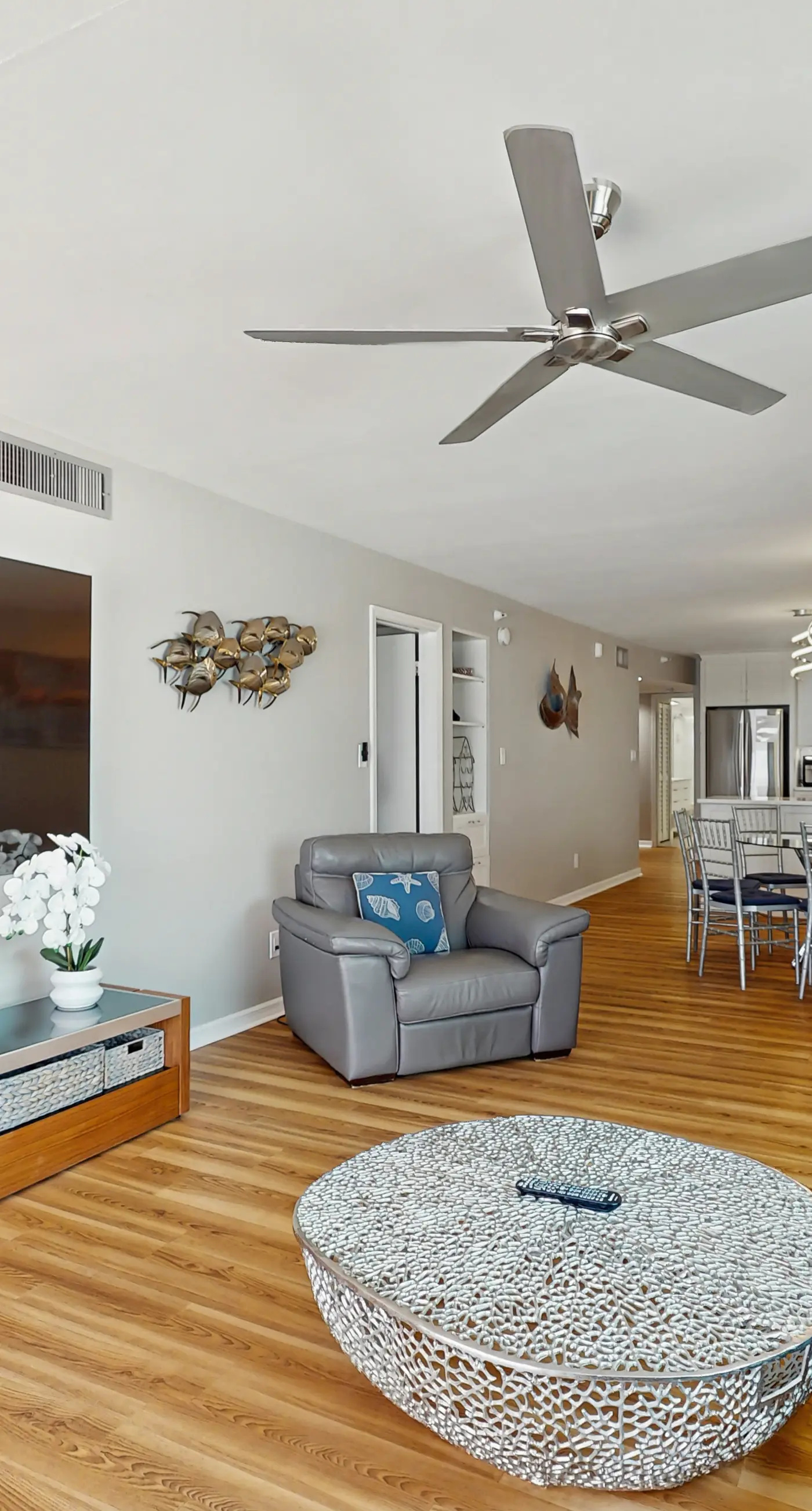 Extraordinary Gulf front condo w screened in balcony WD AC heated pool pool spa