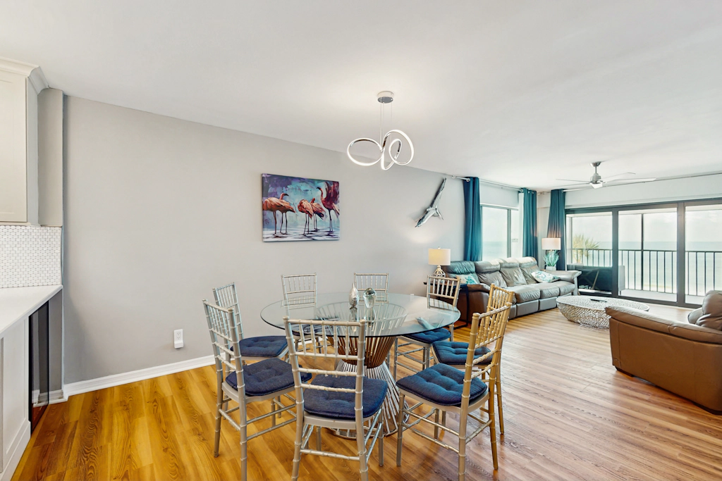 Extraordinary Gulf front condo w screened in balcony WD AC heated pool pool spa