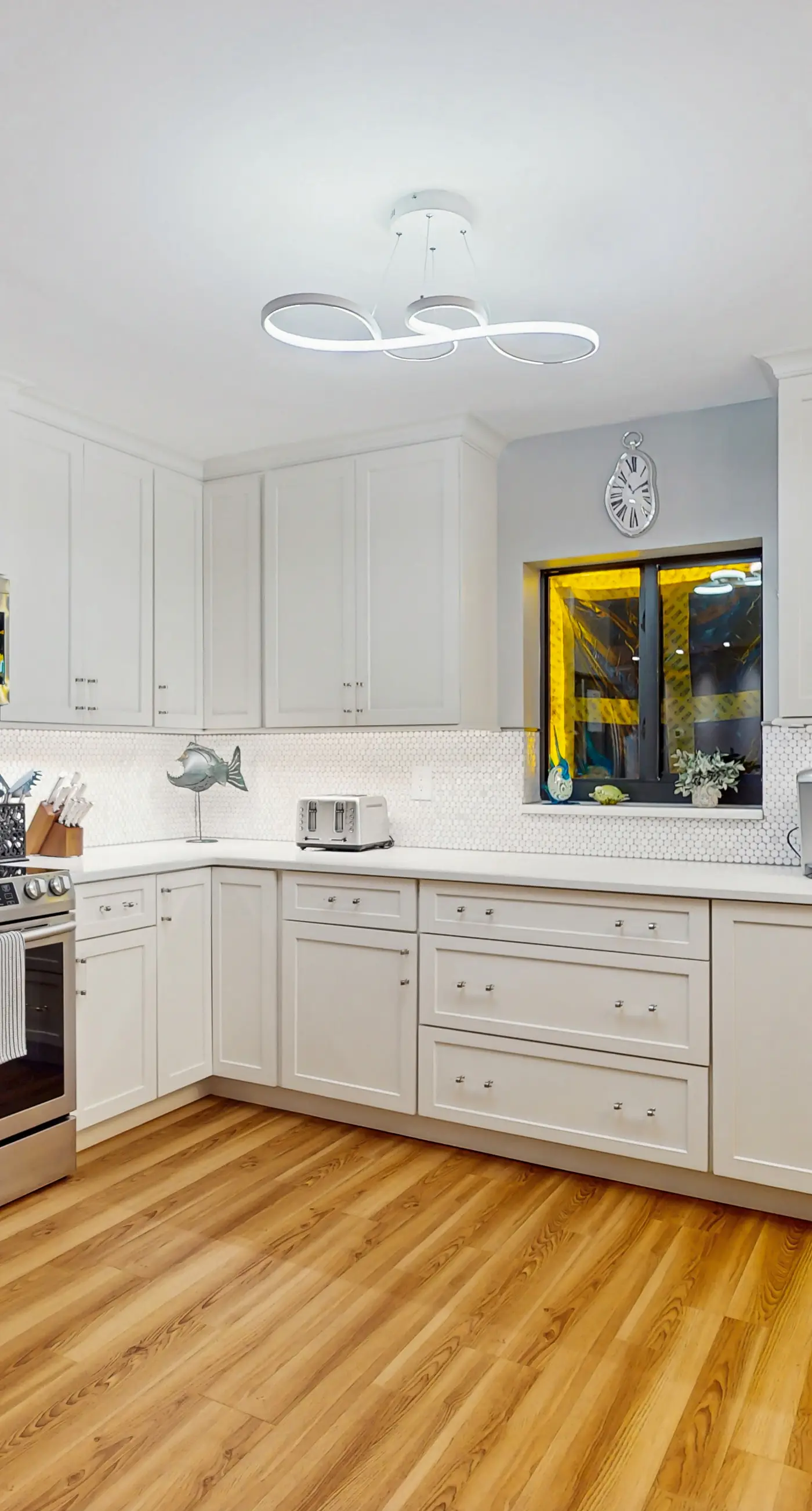 Extraordinary Gulf front condo w screened in balcony WD AC heated pool pool spa