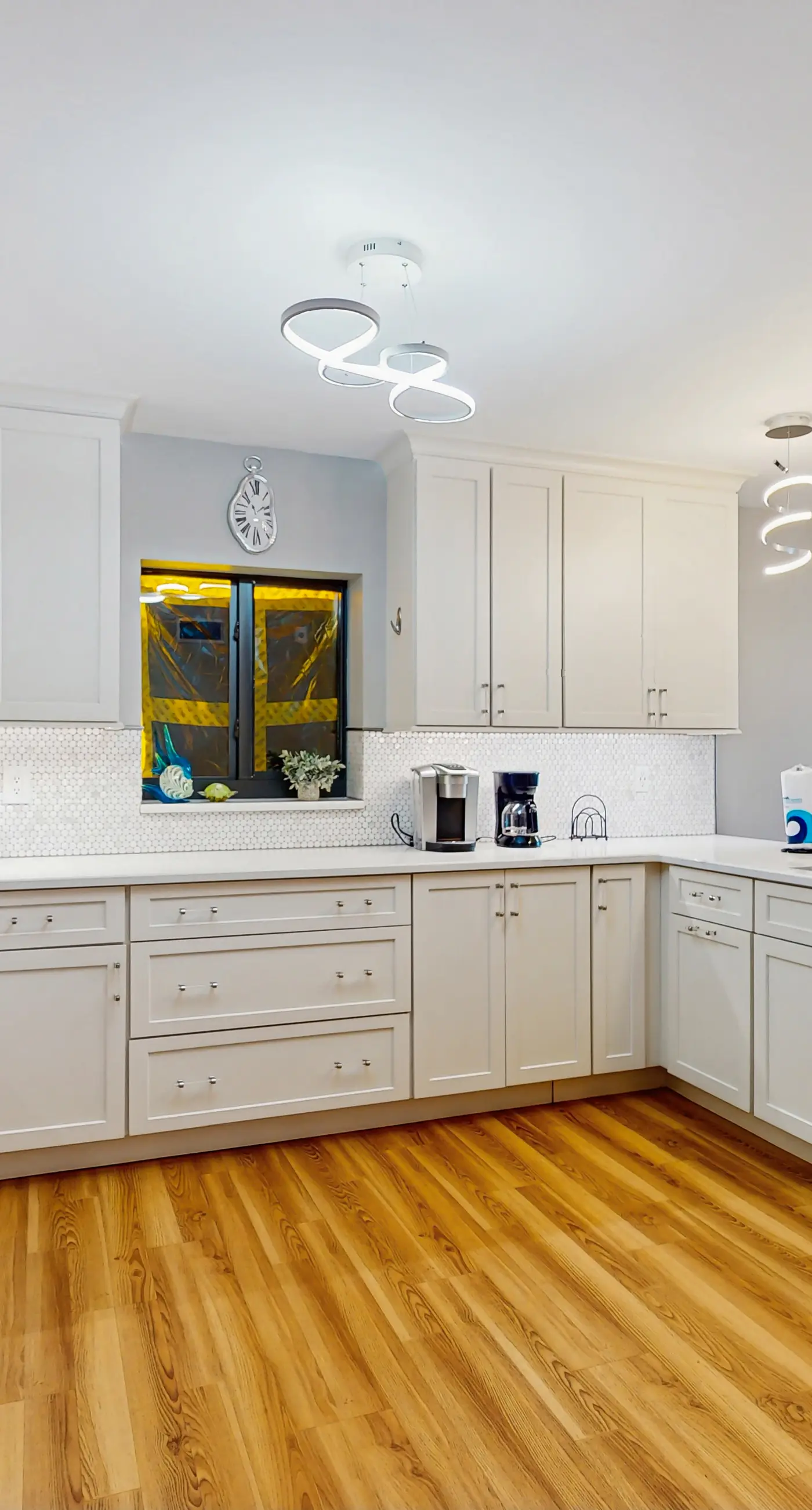 Extraordinary Gulf front condo w screened in balcony WD AC heated pool pool spa