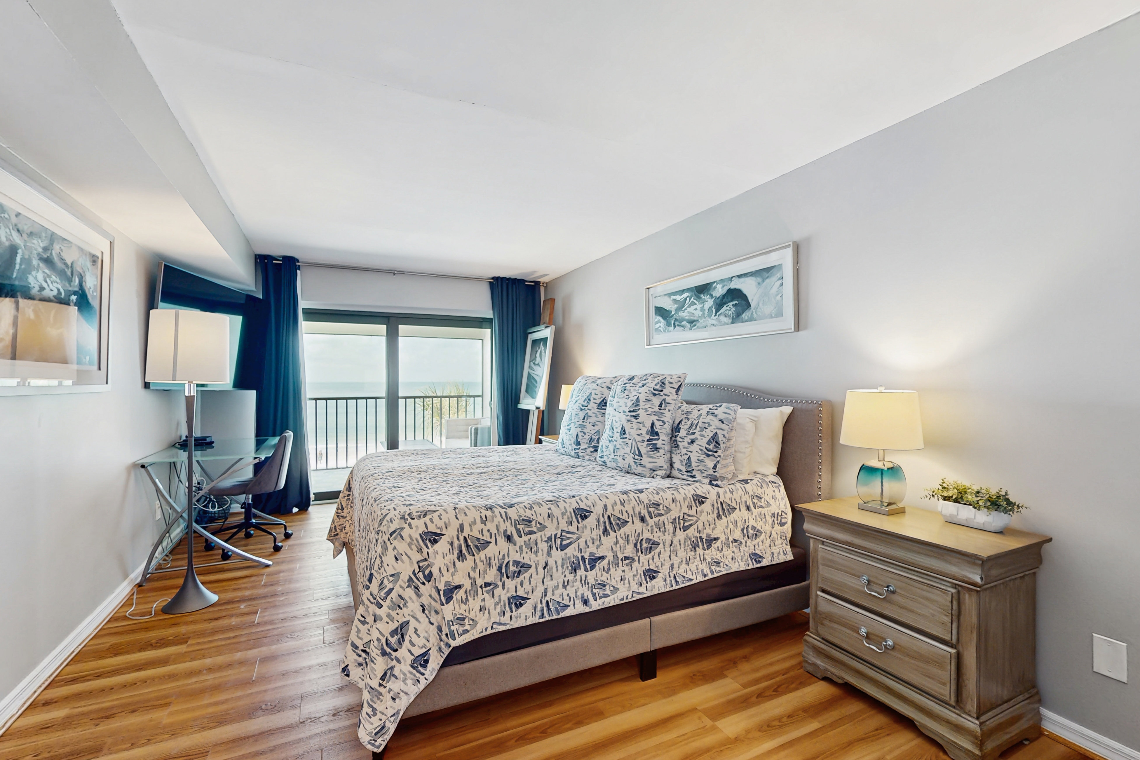 Extraordinary Gulf front condo w screened in balcony WD AC heated pool pool spa