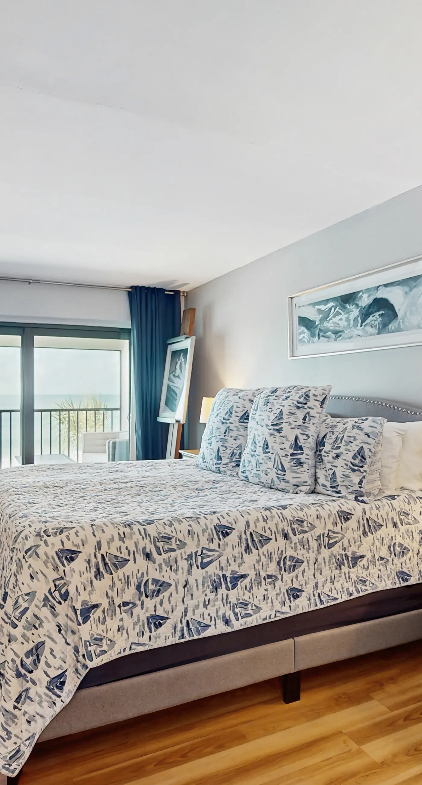 Extraordinary Gulf front condo w screened in balcony WD AC heated pool pool spa