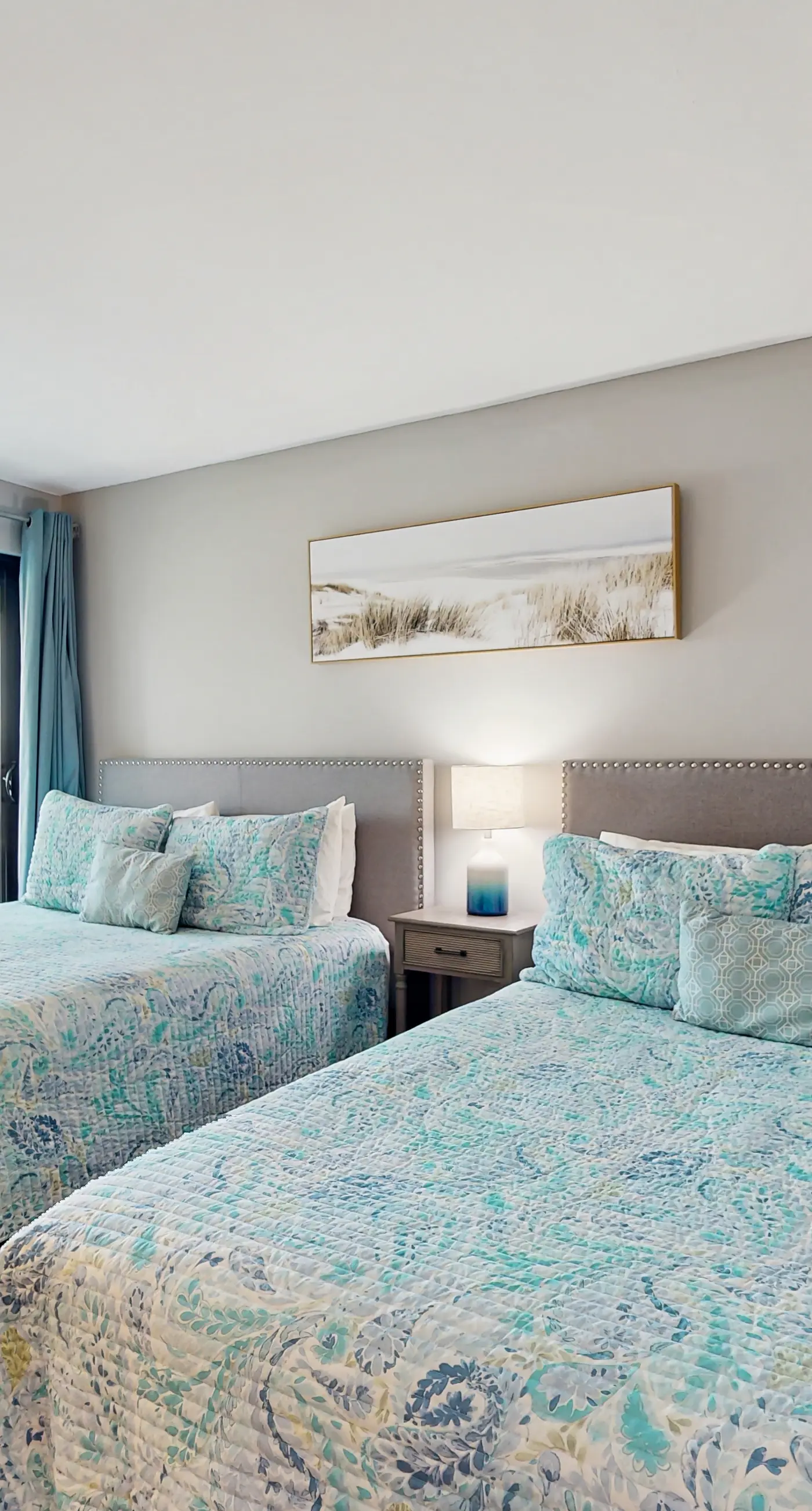 Extraordinary Gulf front condo w screened in balcony WD AC heated pool pool spa