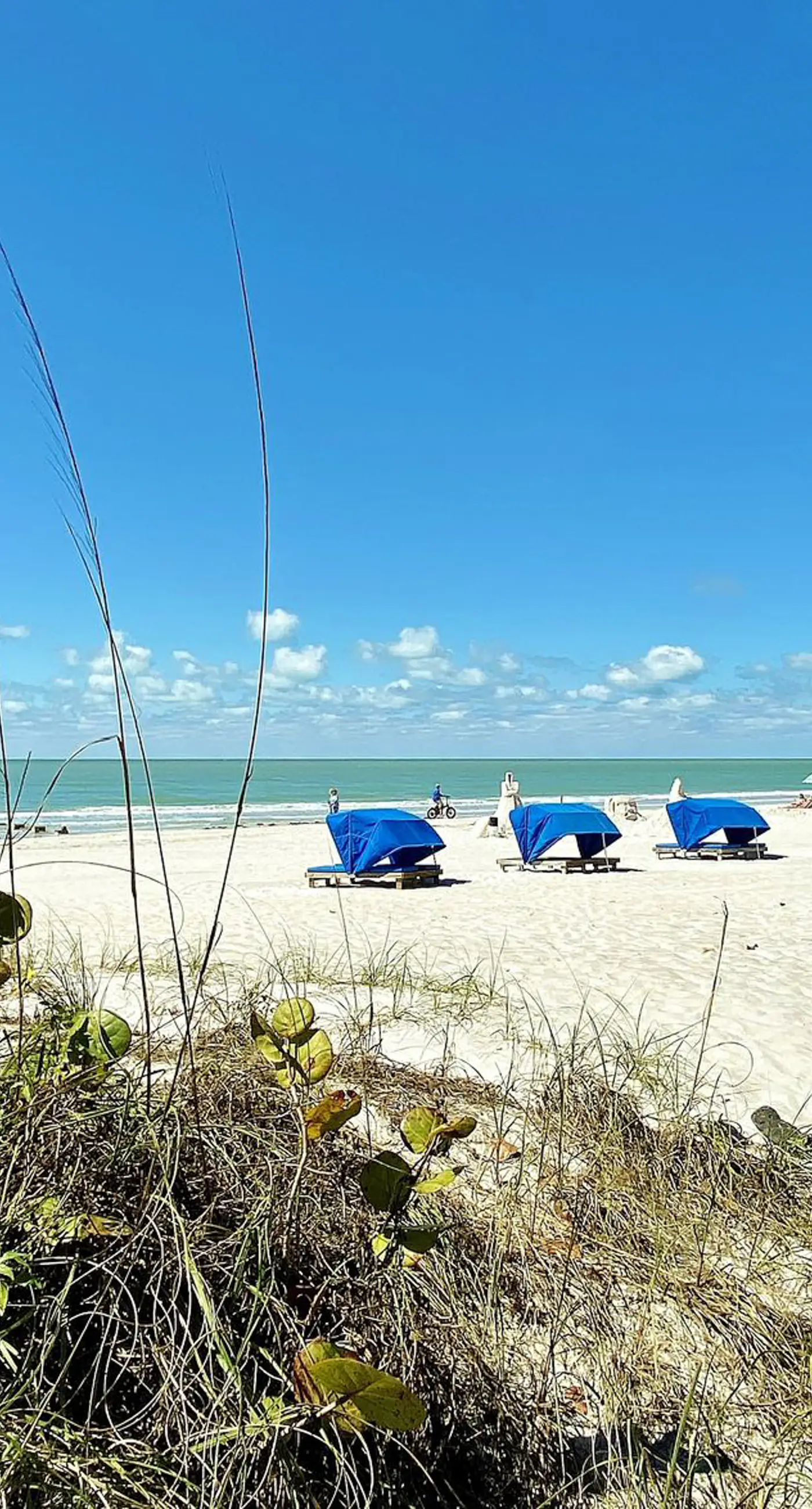 Extraordinary Gulf front condo w screened in balcony WD AC heated pool pool spa