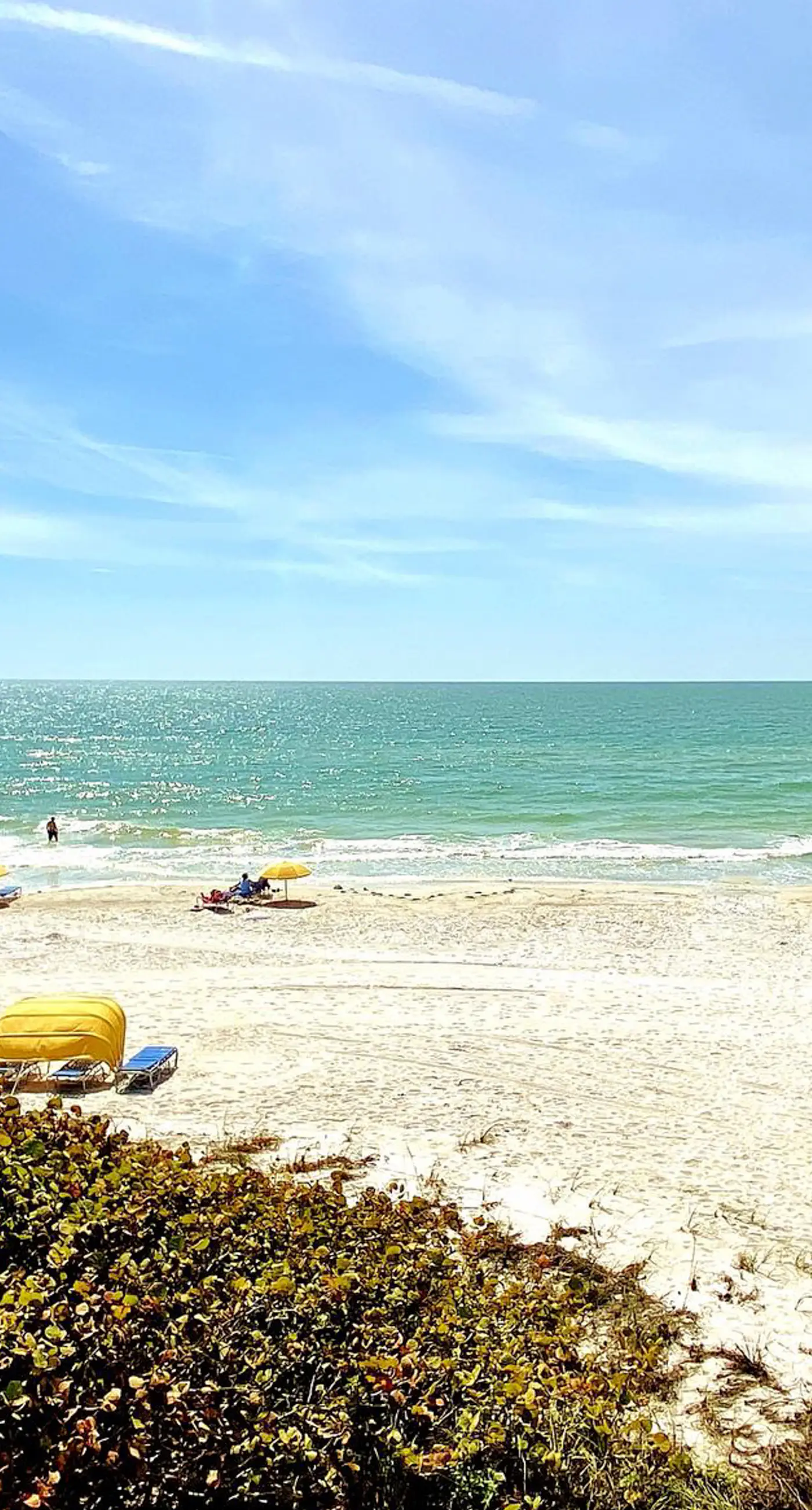 Extraordinary Gulf front condo w screened in balcony WD AC heated pool pool spa