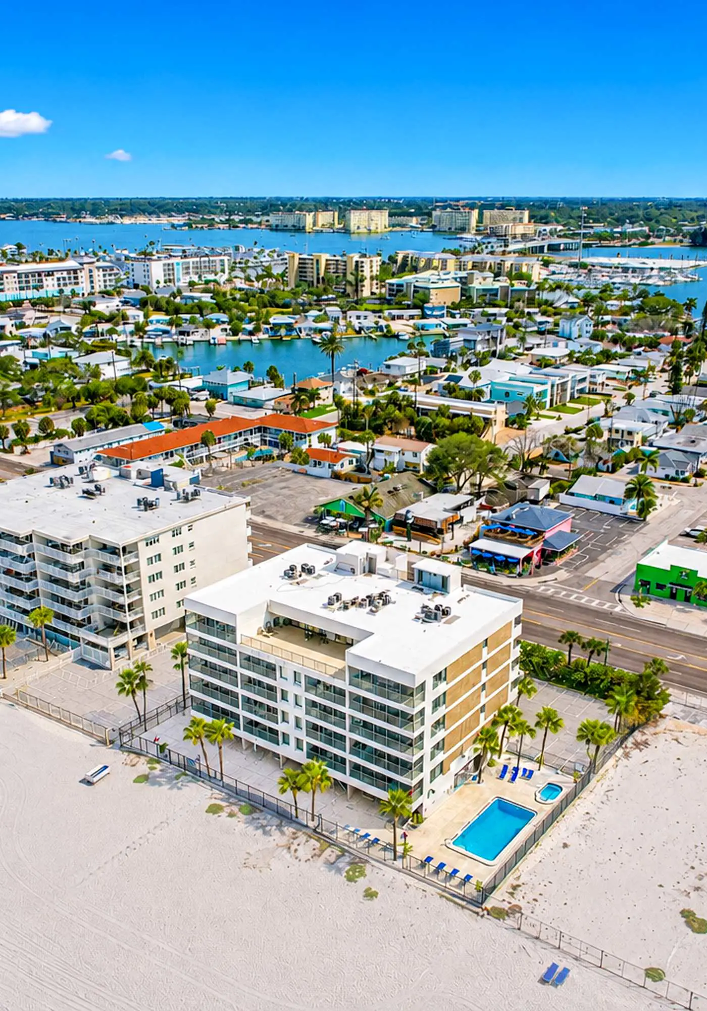 Extraordinary Gulf front condo w screened in balcony WD AC heated pool pool spa