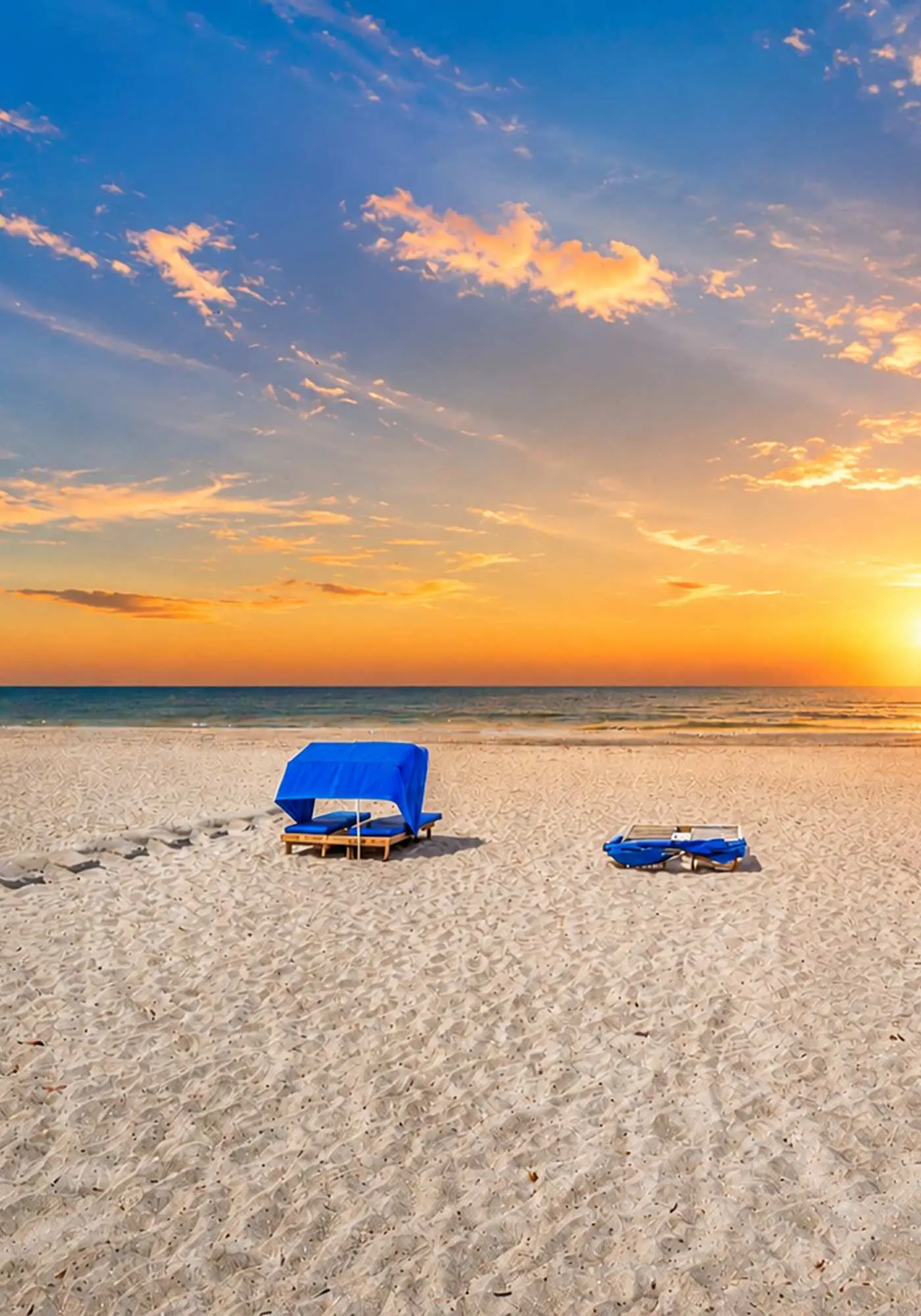 Extraordinary Gulf front condo w screened in balcony WD AC heated pool pool spa