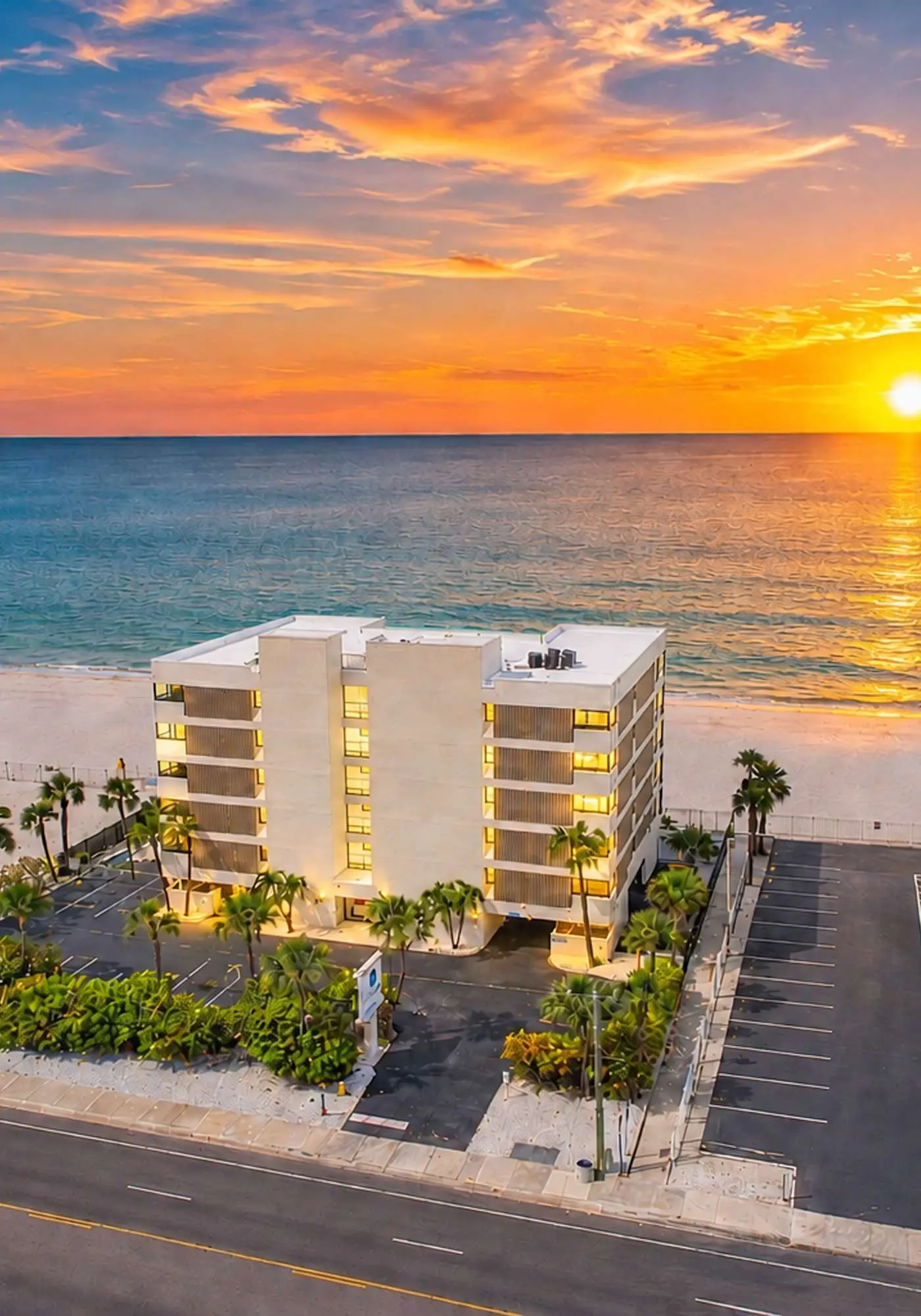 Extraordinary Gulf front condo w screened in balcony WD AC heated pool pool spa