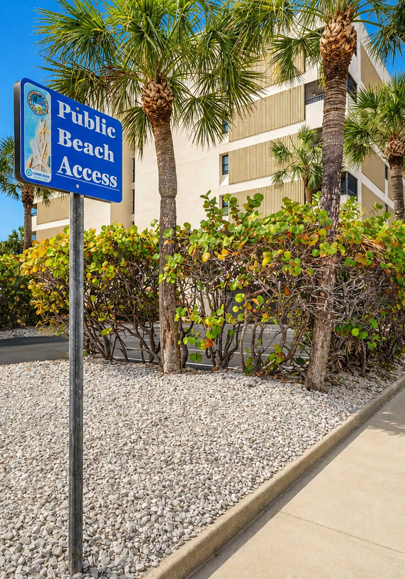 Extraordinary Gulf front condo w screened in balcony WD AC heated pool pool spa