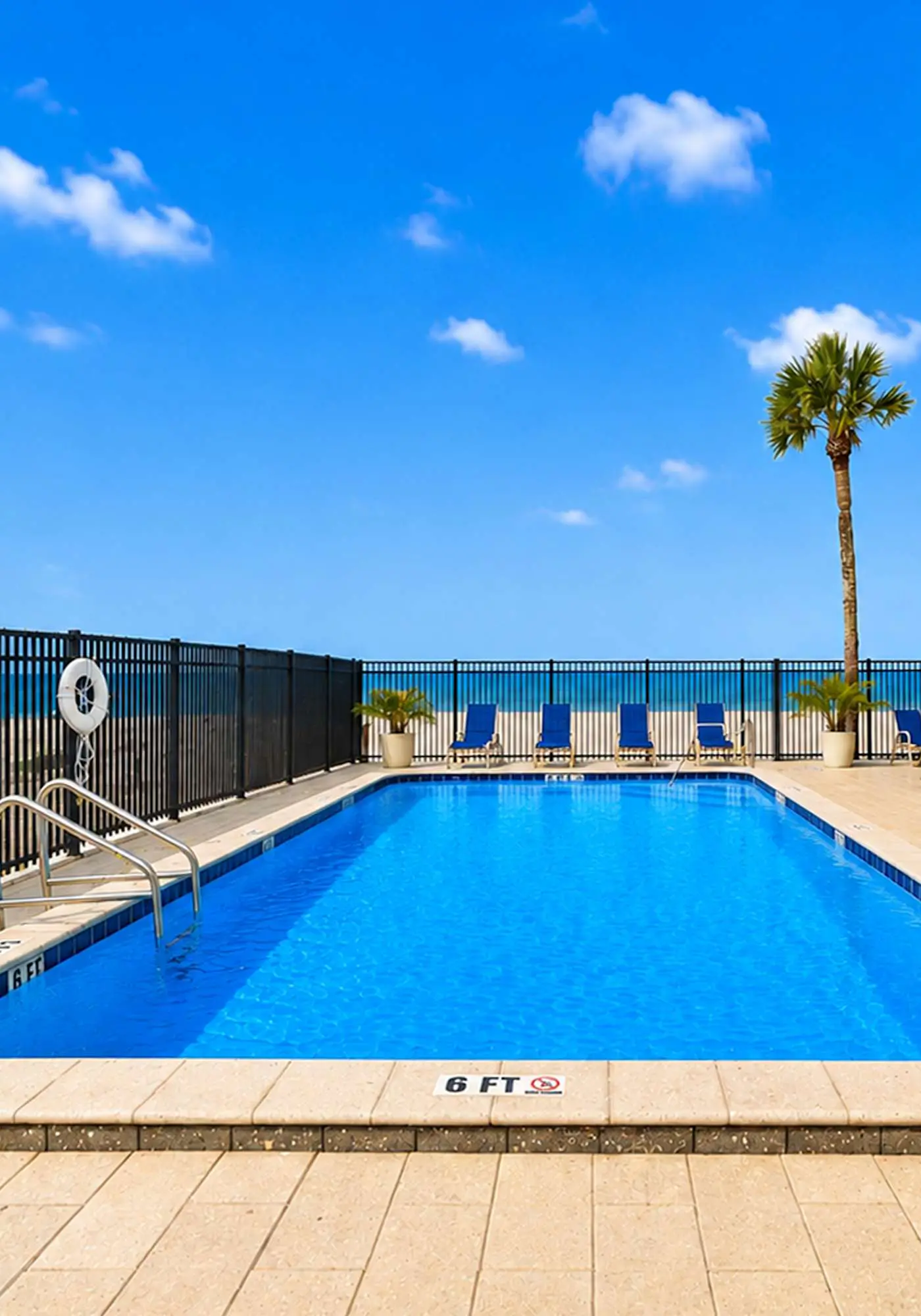 Extraordinary Gulf front condo w screened in balcony WD AC heated pool pool spa