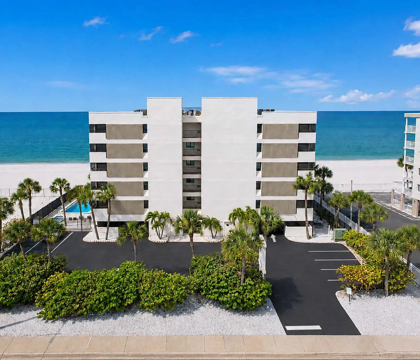 Extraordinary Gulf front condo w screened in balcony WD AC heated pool pool spa