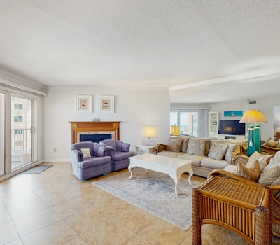 Beachfront condo with balcony pool hot tub grill and AC