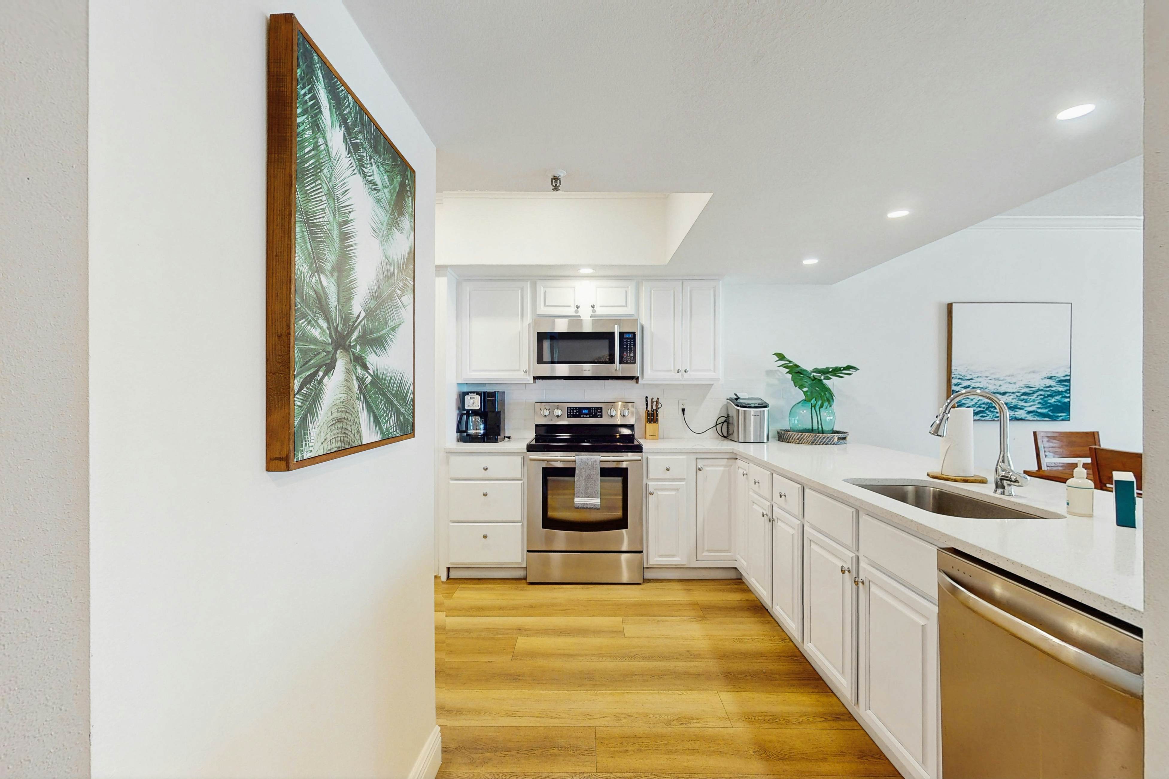 Dreamy condo with panoramic Gulf vIews & beachfront heated pool & spa