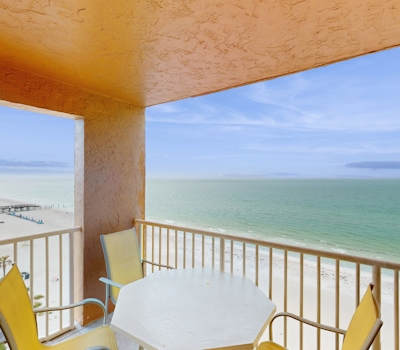 Beachfront condo with Gulf view balcony and central AC snowbirds OK
