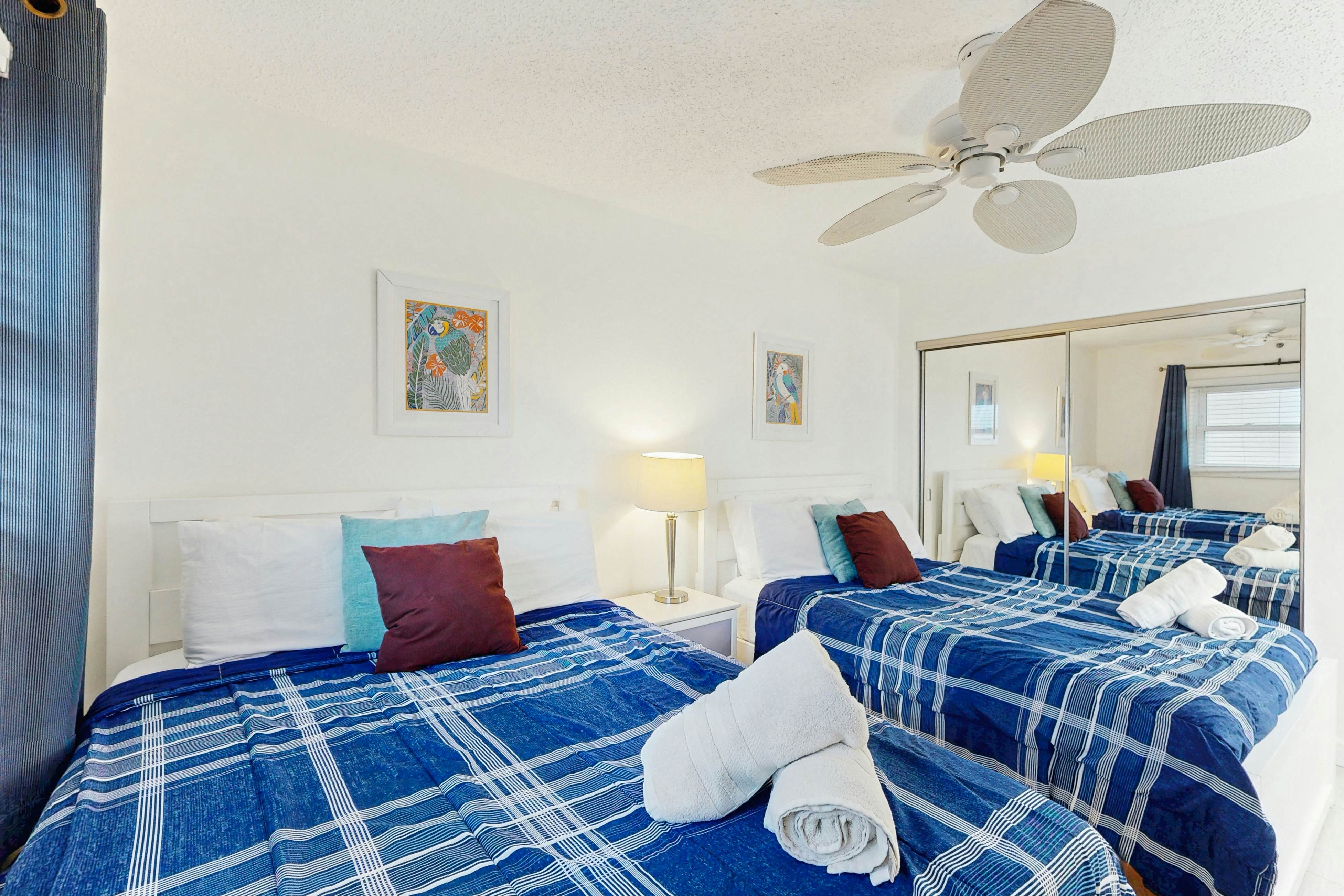 Beachfront condo with Gulf view balcony and central AC snowbirds OK