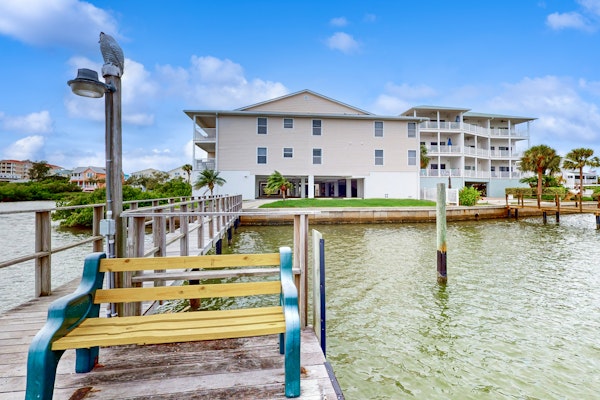 Snowbird friendly condo w Intracoastal and pool views heated pool dock and AC
