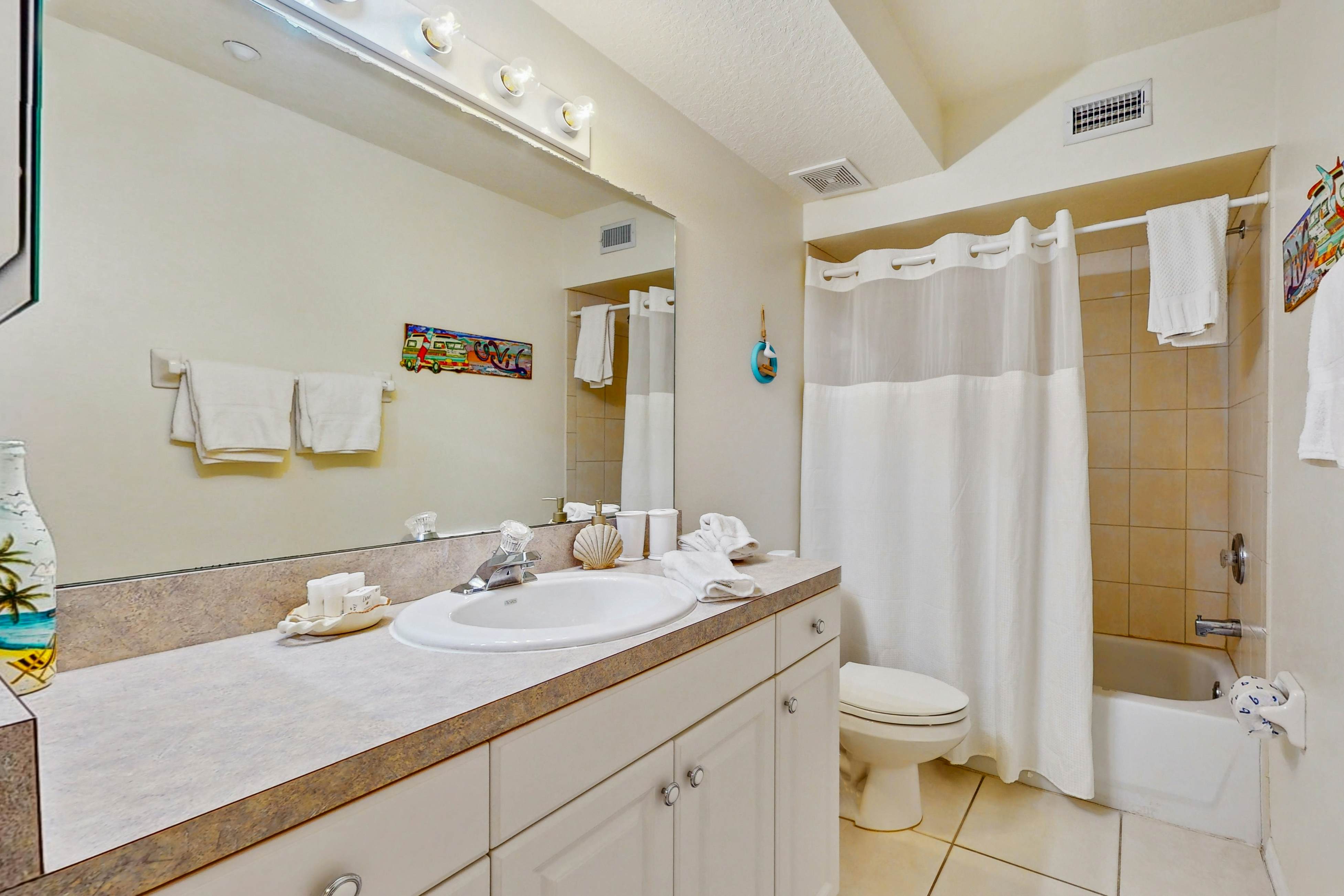 Snowbird friendly condo w Intracoastal and pool views heated pool dock and AC