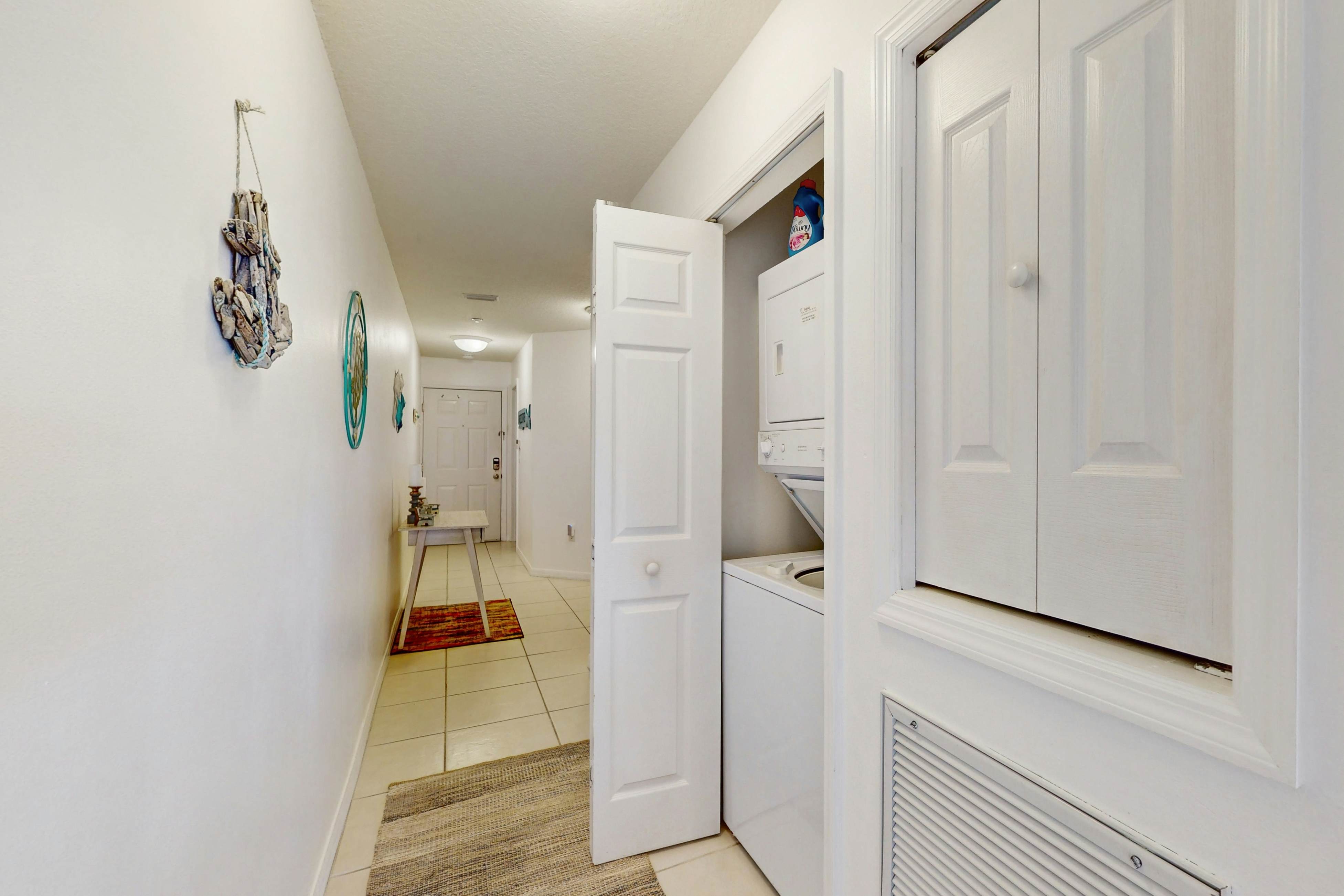 Snowbird friendly condo w Intracoastal and pool views heated pool dock and AC