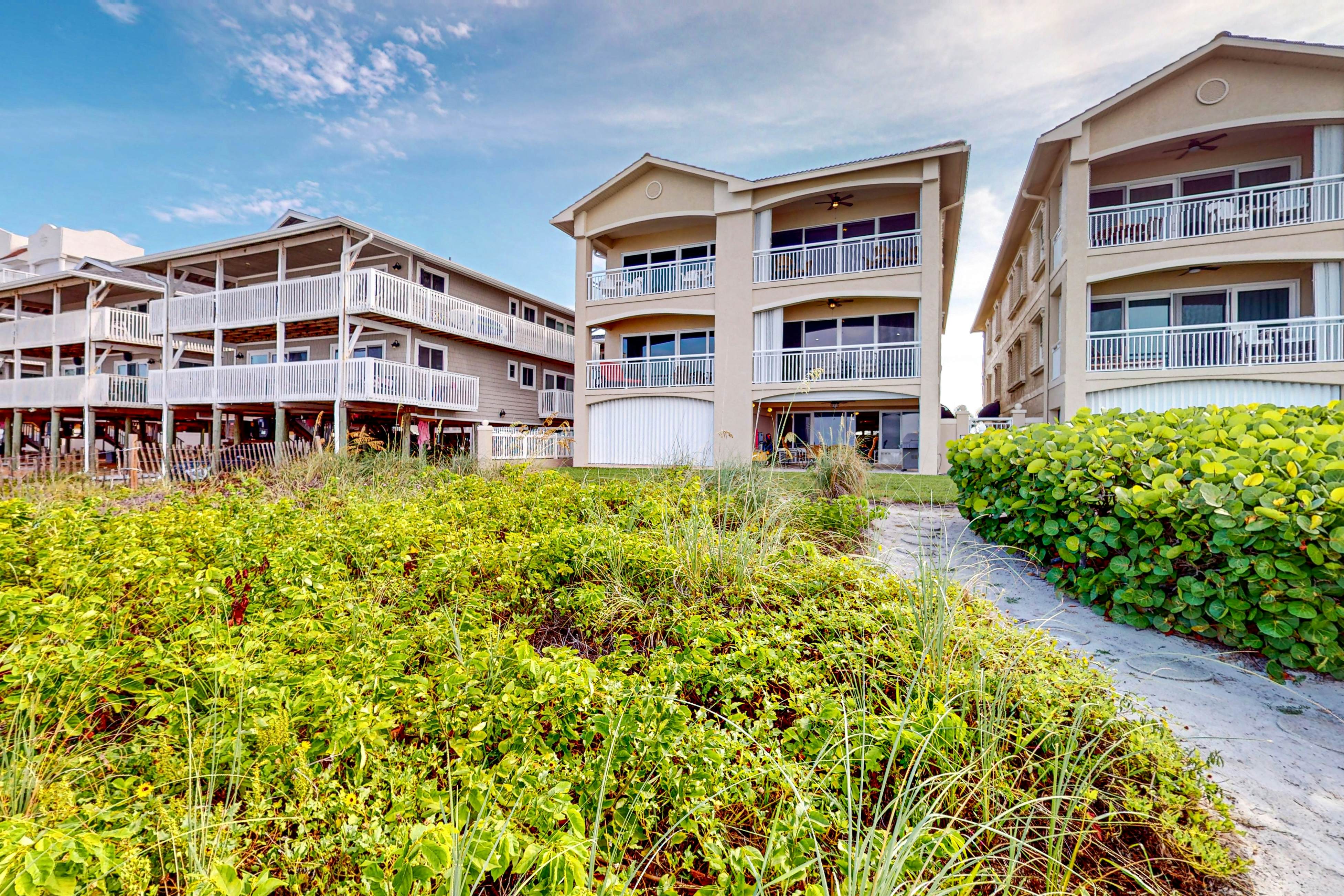 Grand Gulf-front sunset-view townhome with elevator, direct beach access, pool