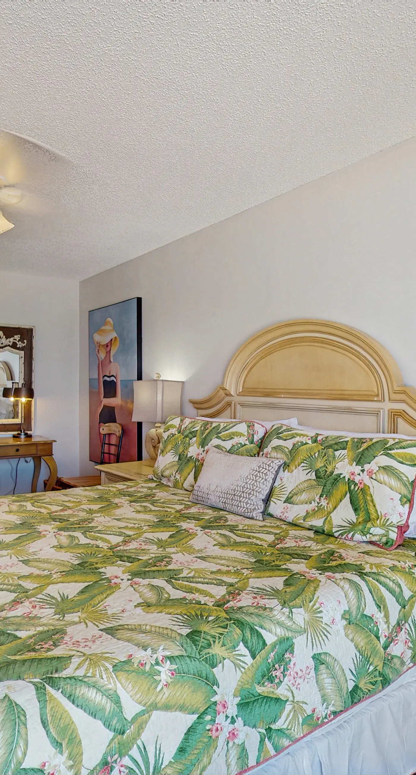 Spacious beachfront condo with lovely Gulf views balcony heated pool and AC