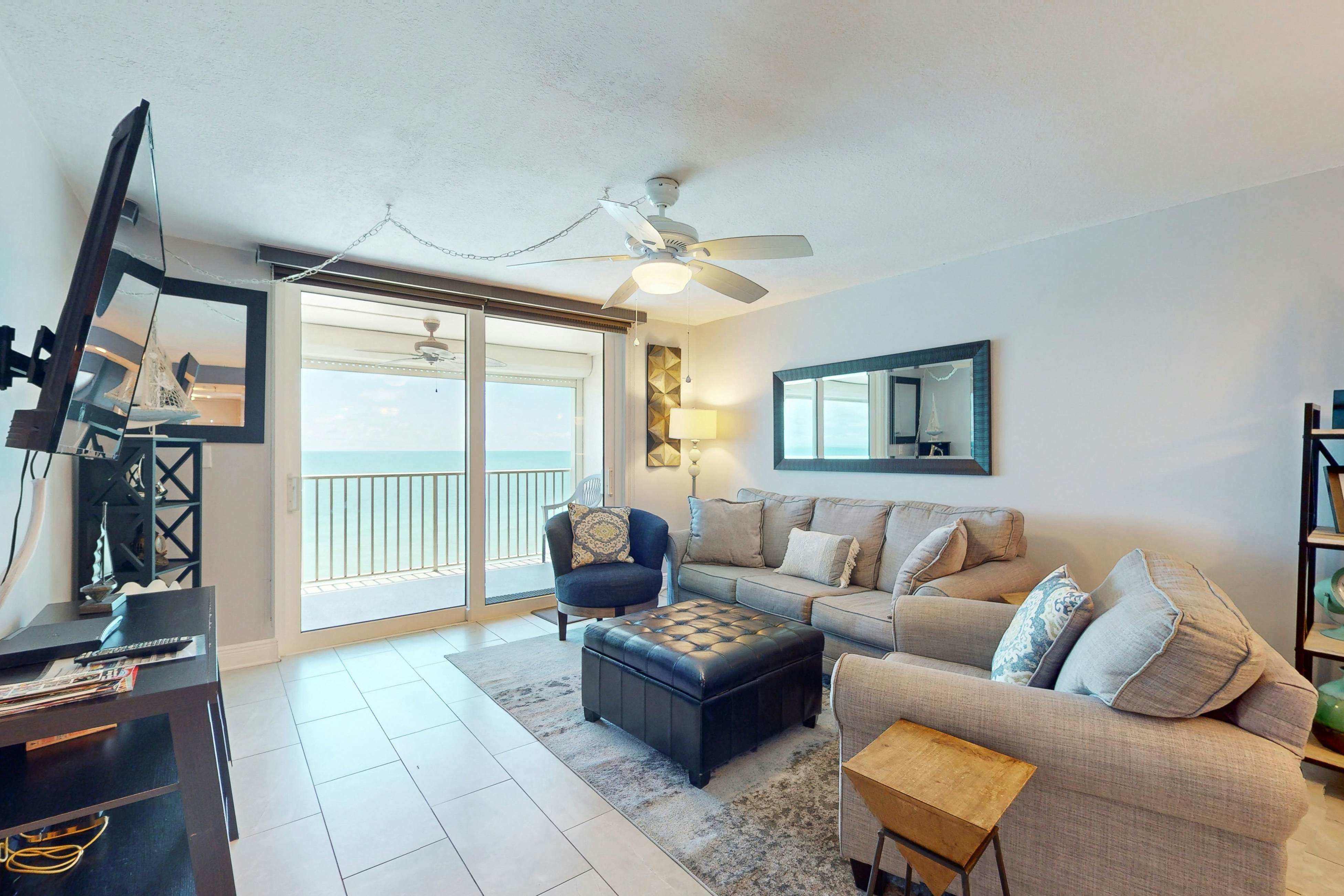 Beachfront condo with amazing Gulf views, pool, hot tub, grills, balcony, & WiFi