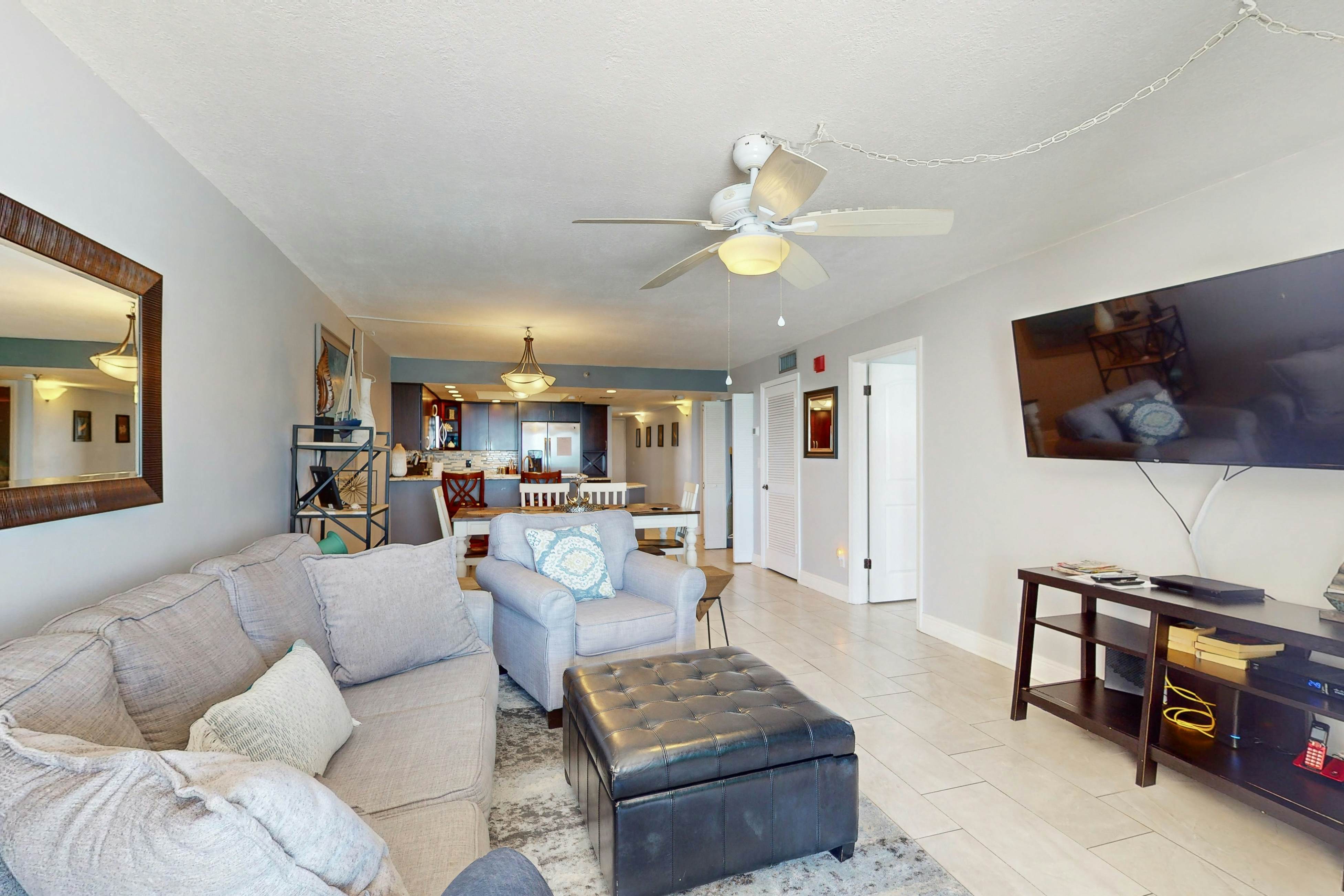 Beachfront condo with amazing Gulf views, pool, hot tub, grills, balcony, & WiFi