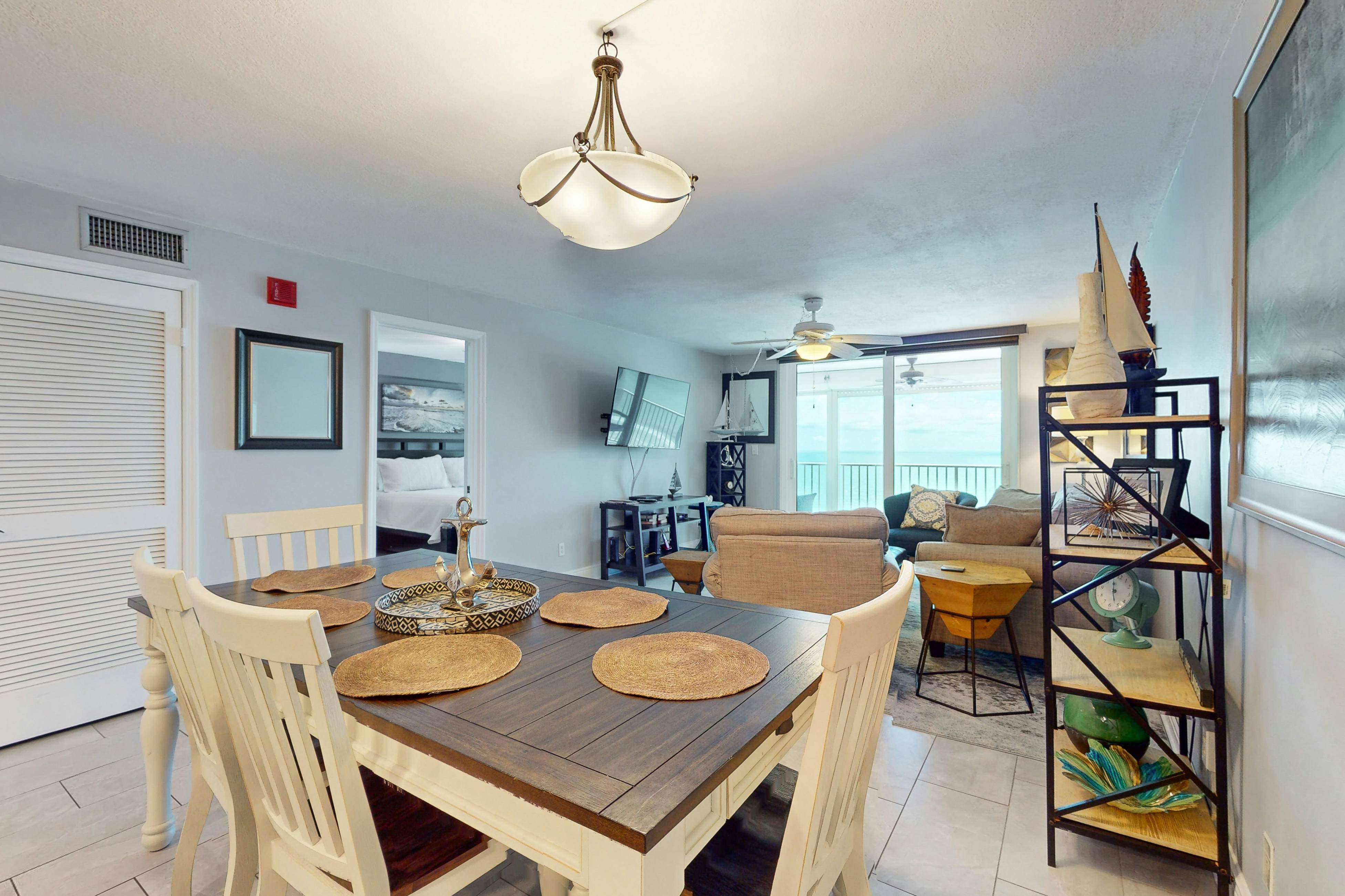 Beachfront condo with amazing Gulf views, pool, hot tub, grills, balcony, & WiFi