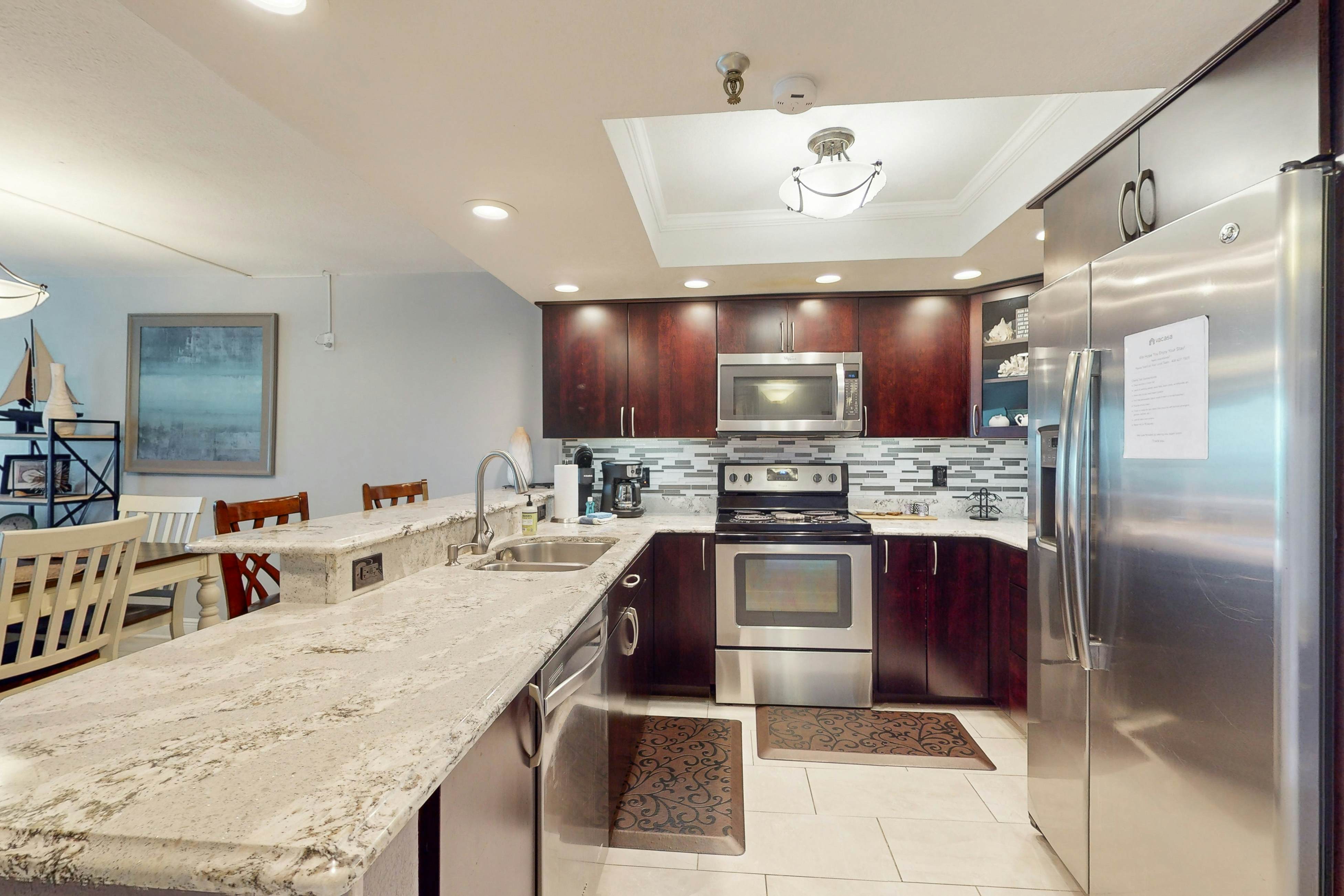 Beachfront condo with amazing Gulf views, pool, hot tub, grills, balcony, & WiFi